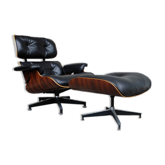 Lounge Chair & ottoman by Charles & Ray Eames edition Herman Miller