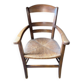 Ancien fauteuil rustique en bois massif – assise en fibres végétales t