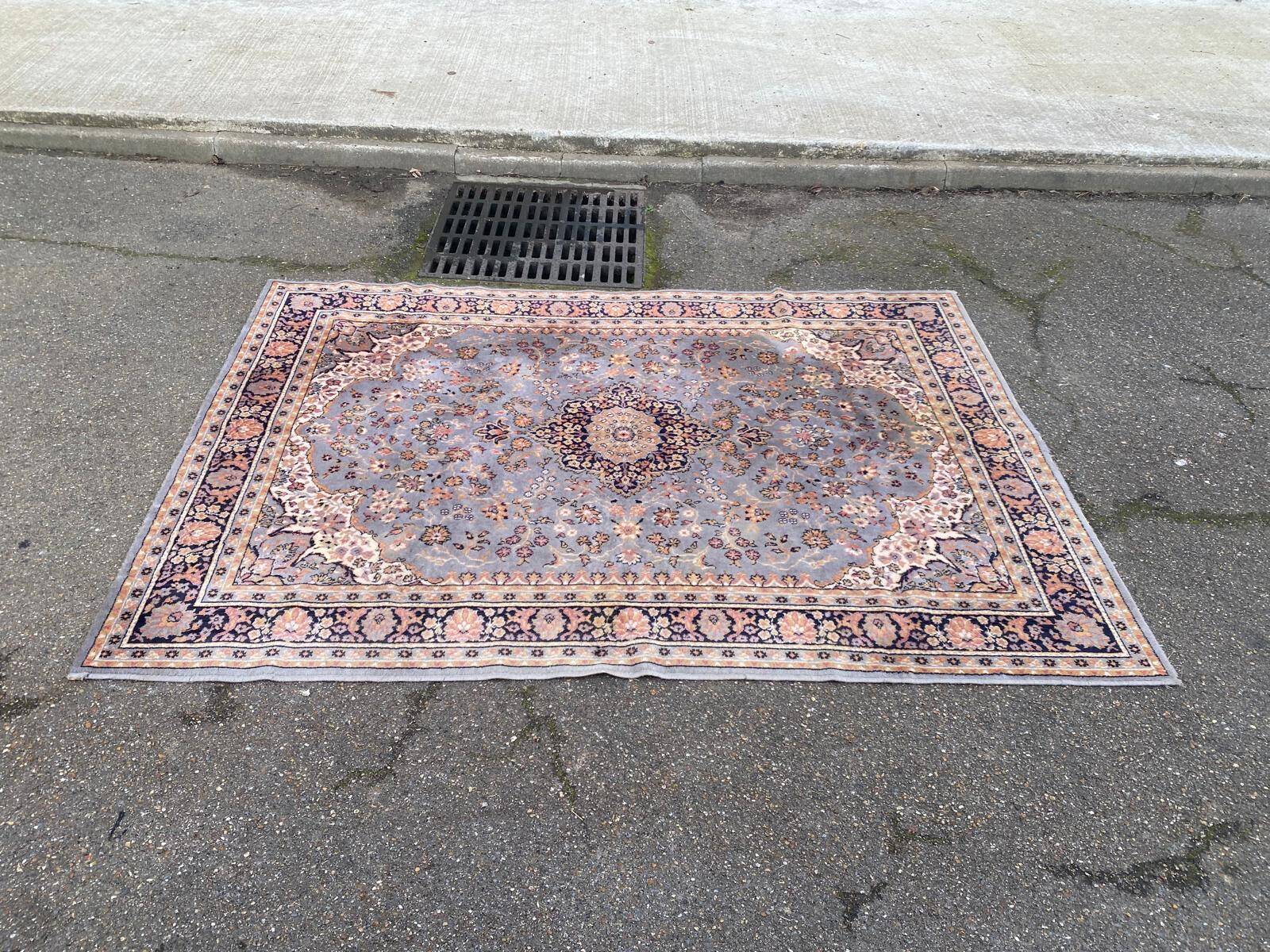 Beige and blue wool Persian rug with a velvet effect, 170x240cm.