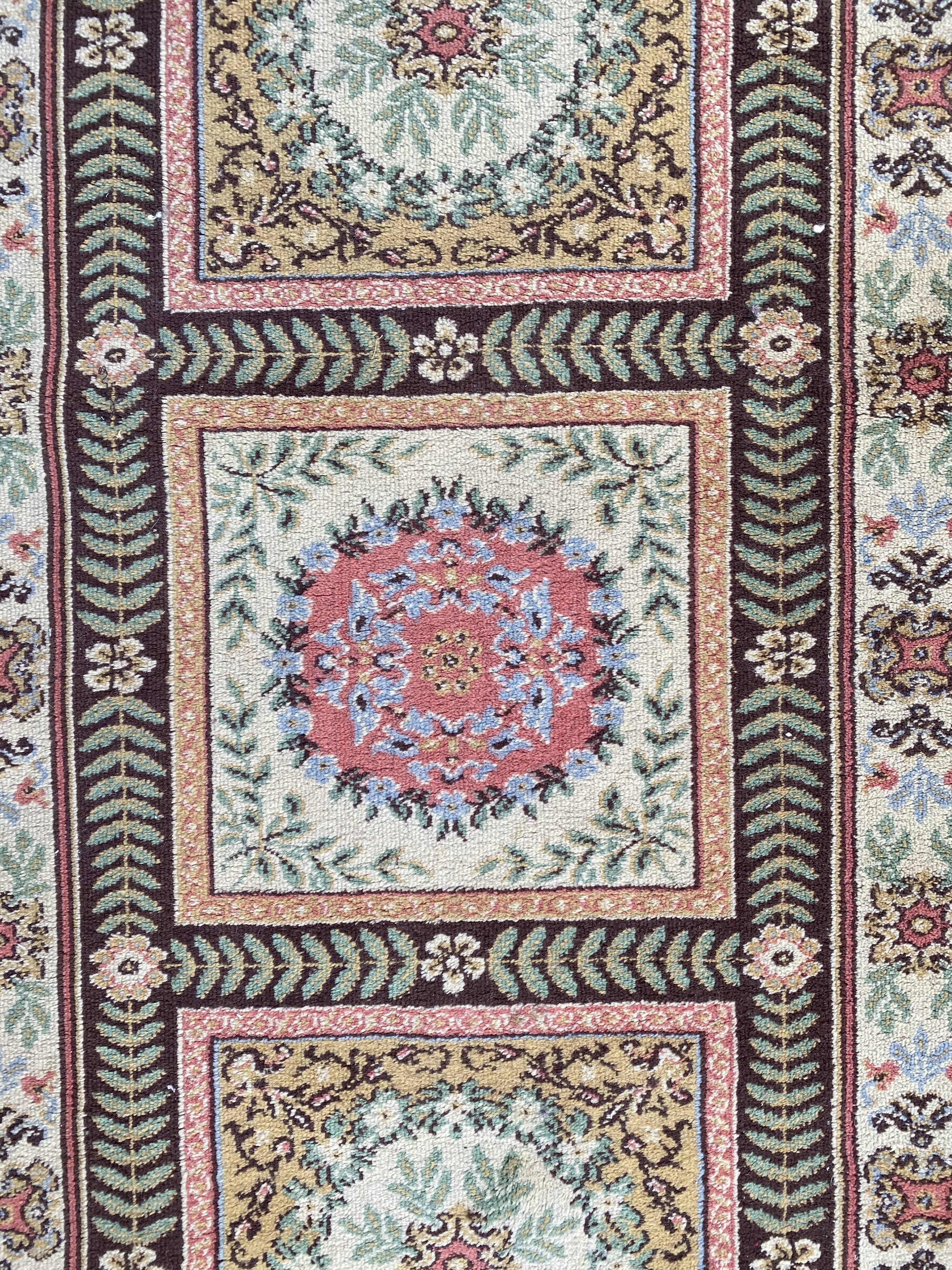 Soapy or aubusson style carpet 70x140 cm