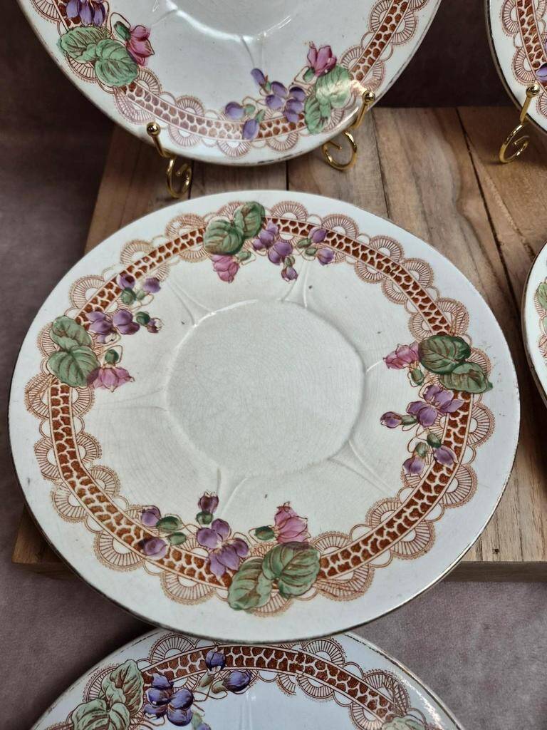 Set of 6 antique dessert plates Longwy – Violets model – Polychrome Art Nouveau decoration