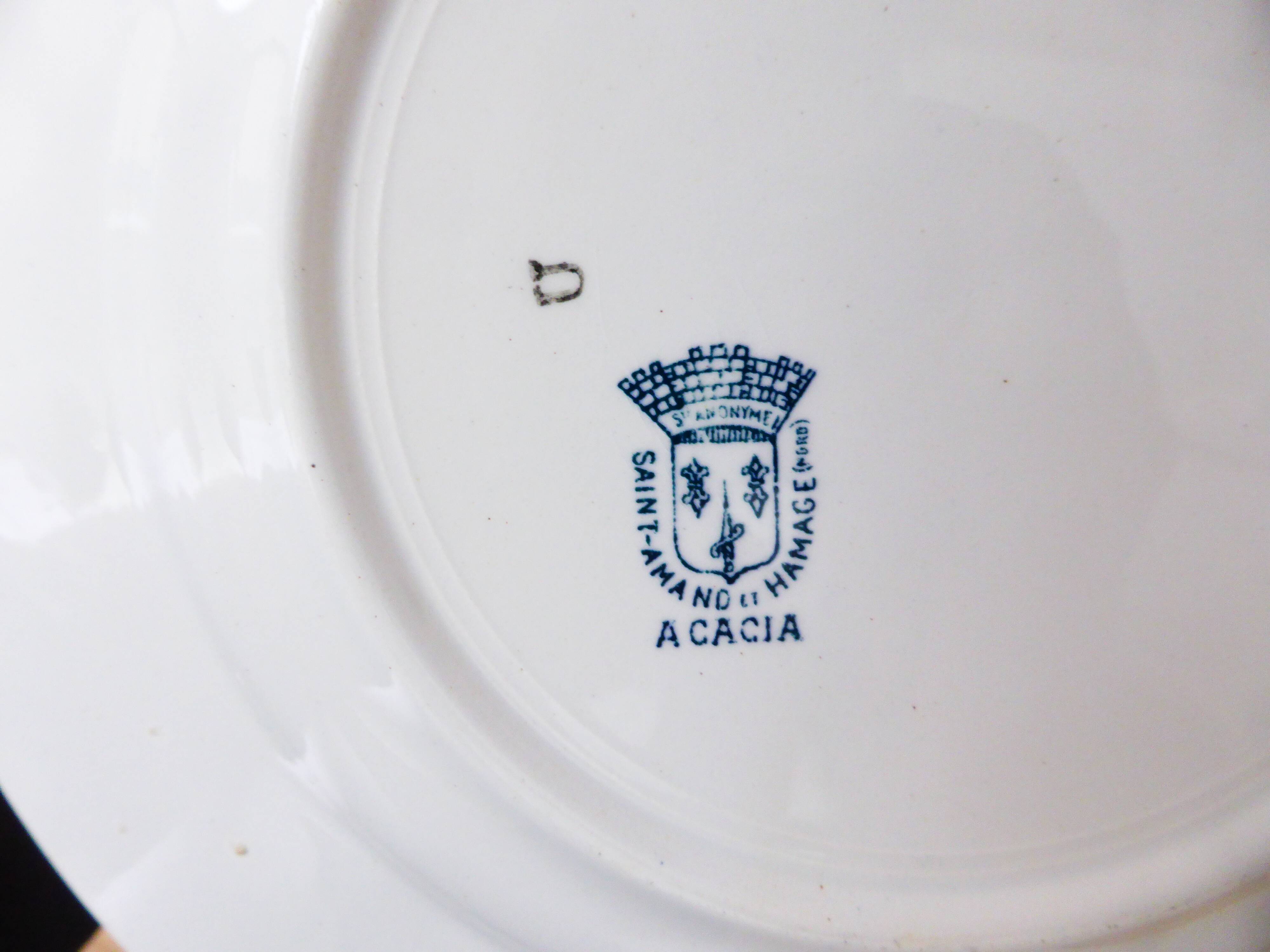 4 flat plates in iron earth St Amand and Hamage model Acacia 2008162