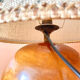 Lampe en bois pied boule