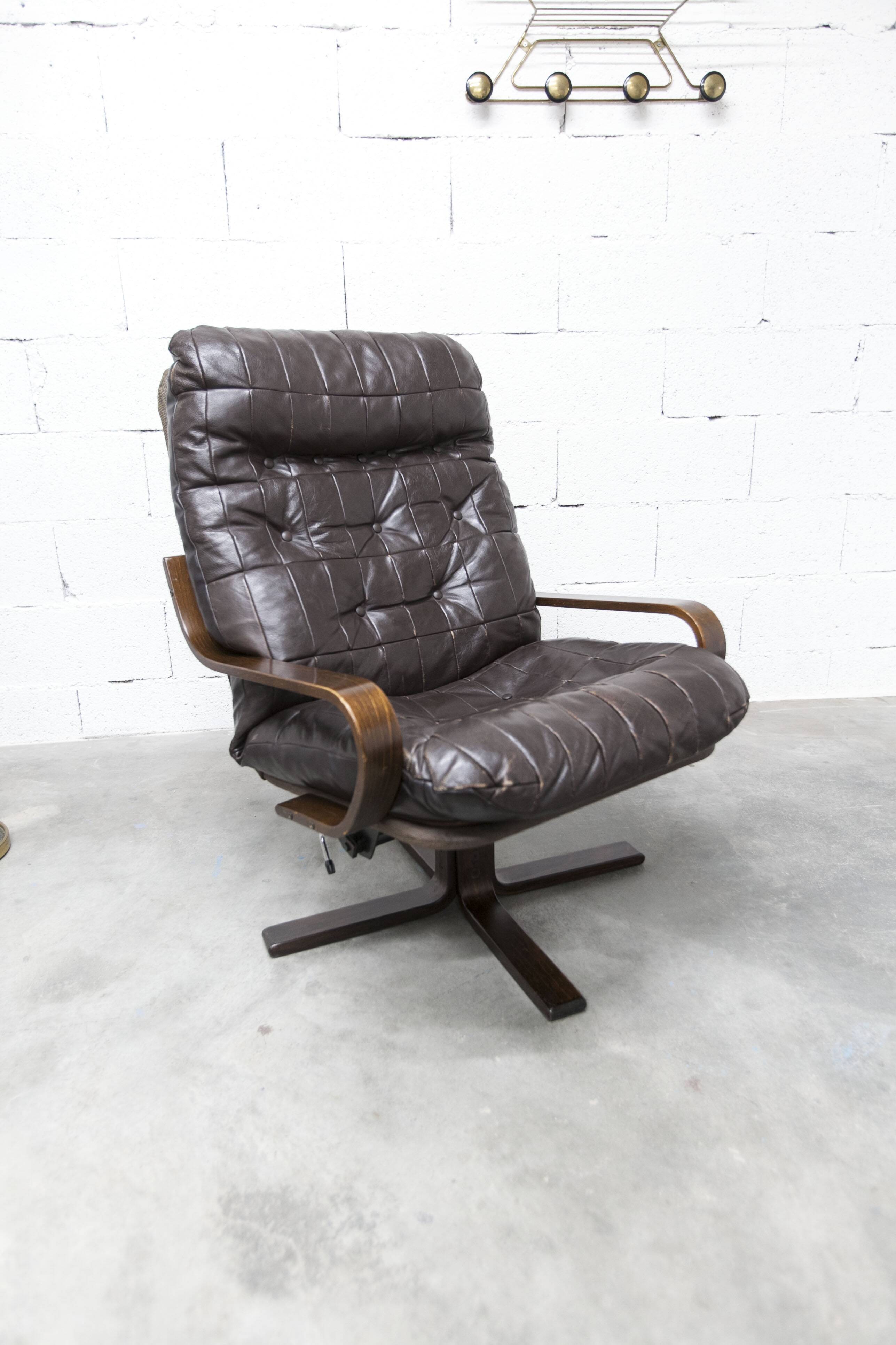 Scandinavian armchair 1970 curved laminated wood leather seat