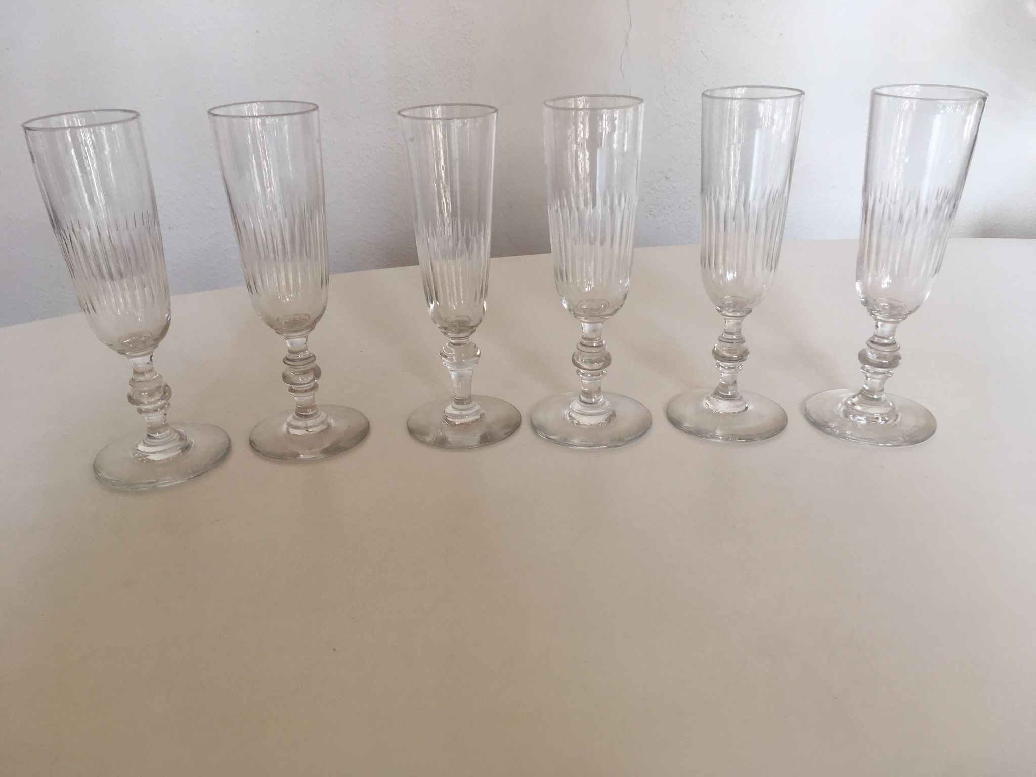 Set of 6 Champagne crystal flutes with fine ribs in 19th century