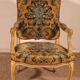fauteuil sculpté rechampi de style louis XV -19° siècle