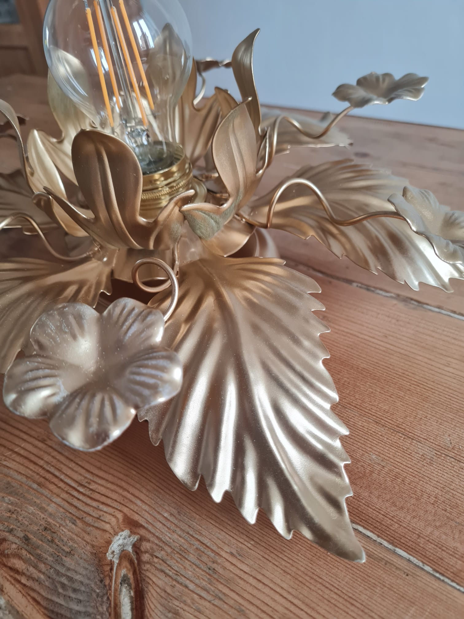 Golden brass flower wall lamp
