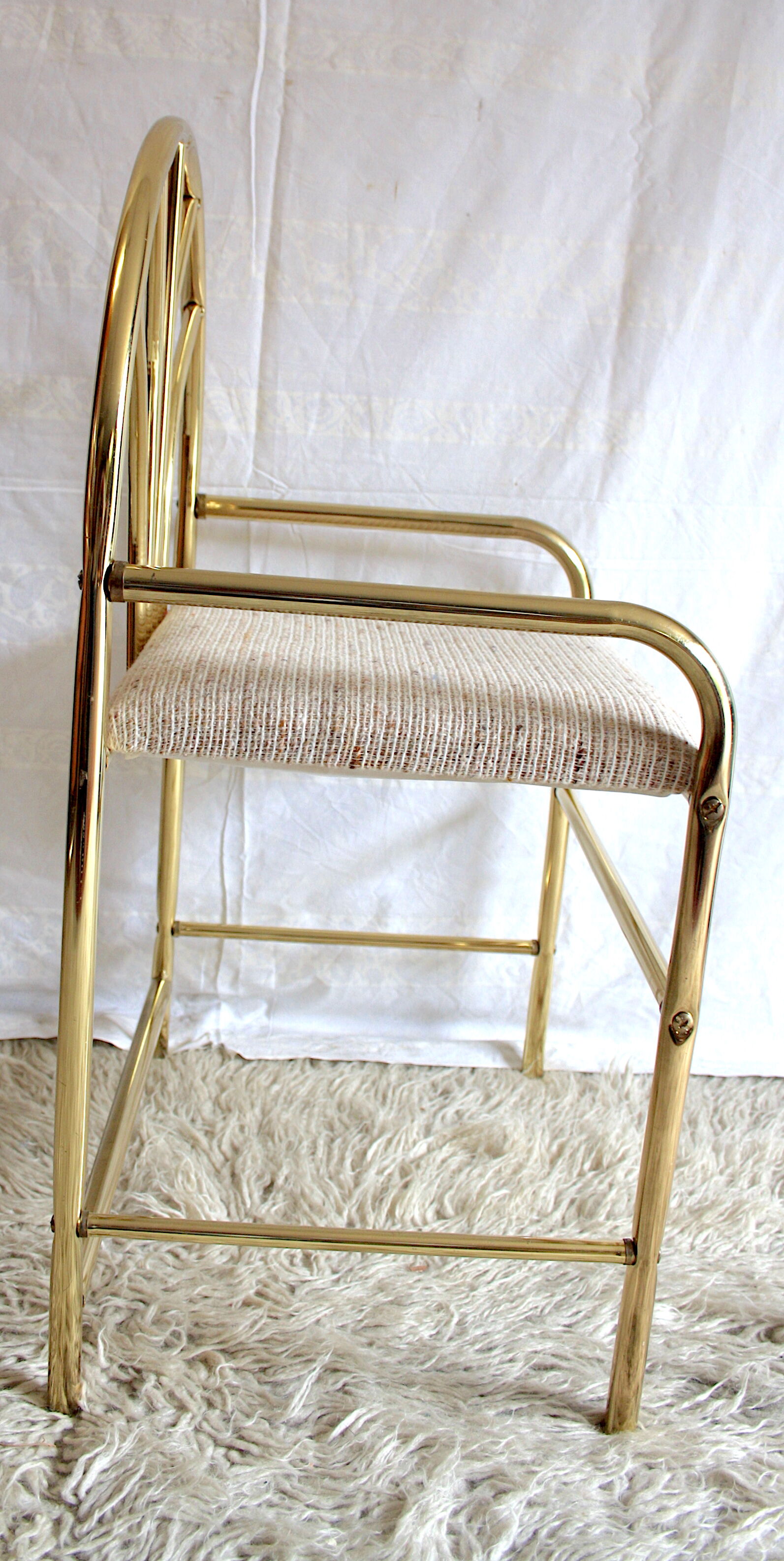 Coiffeuse et son siège métal doré années 70