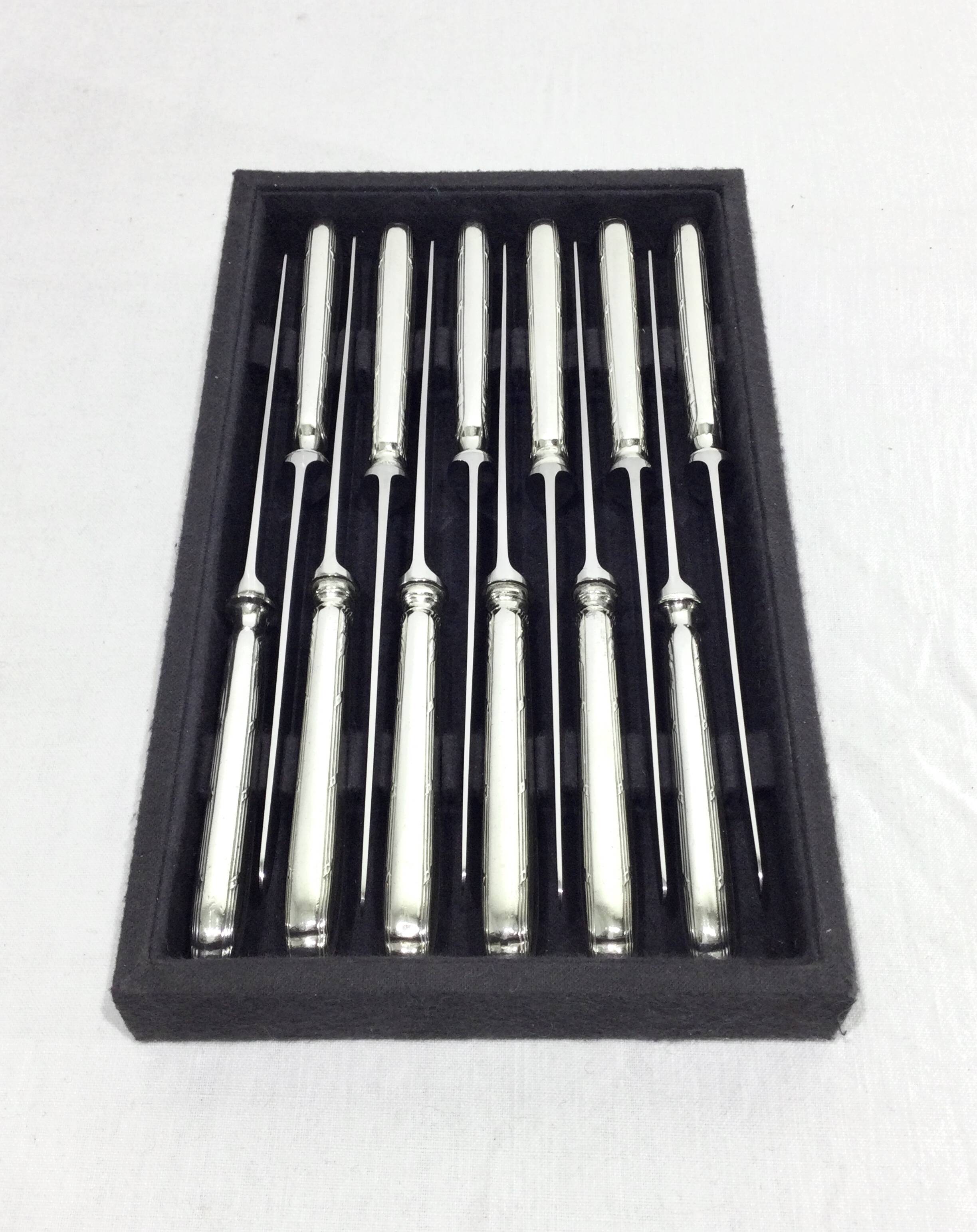 Ercuis – 12 silver-plated knives