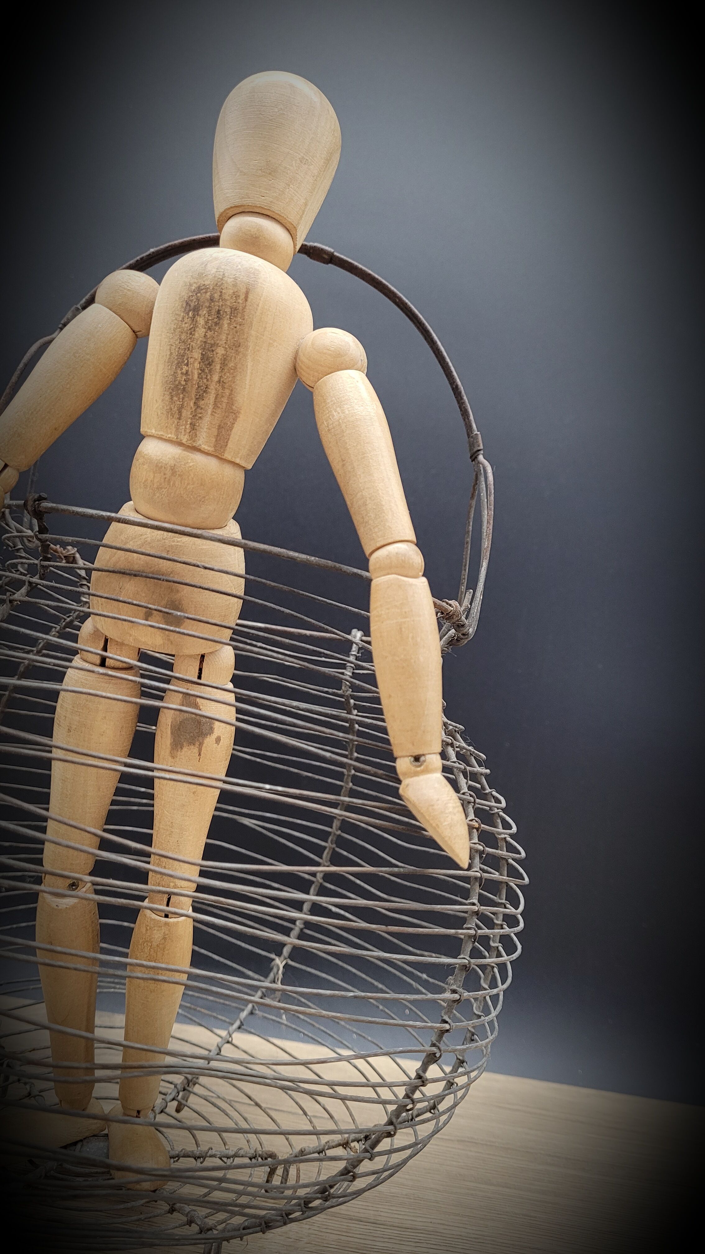 Basket braided metal salad