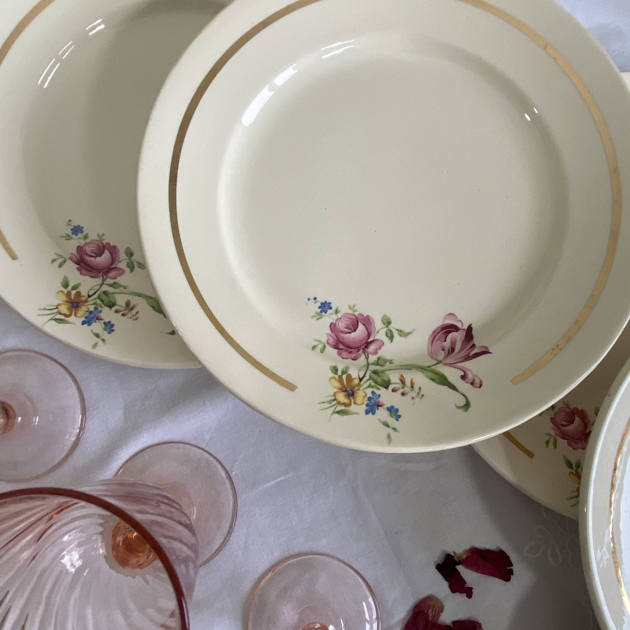 6 antique Badonviller faience dessert plates with flowers and gilding.