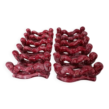 Walrus-shaped knife rest