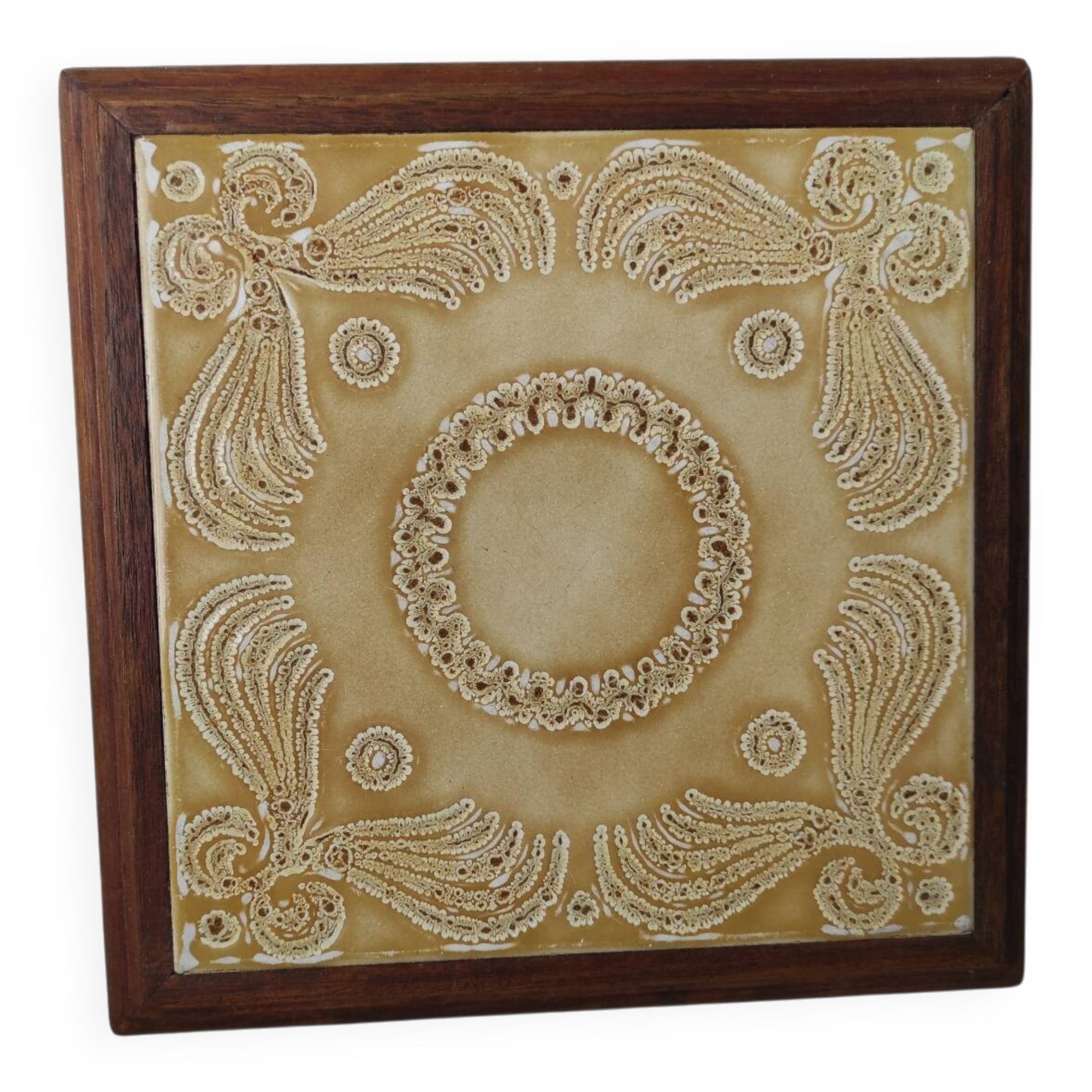 Wooden and ceramic trivet