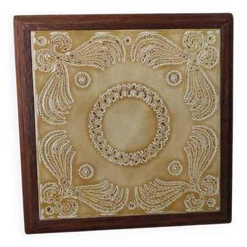 Wooden and ceramic trivet