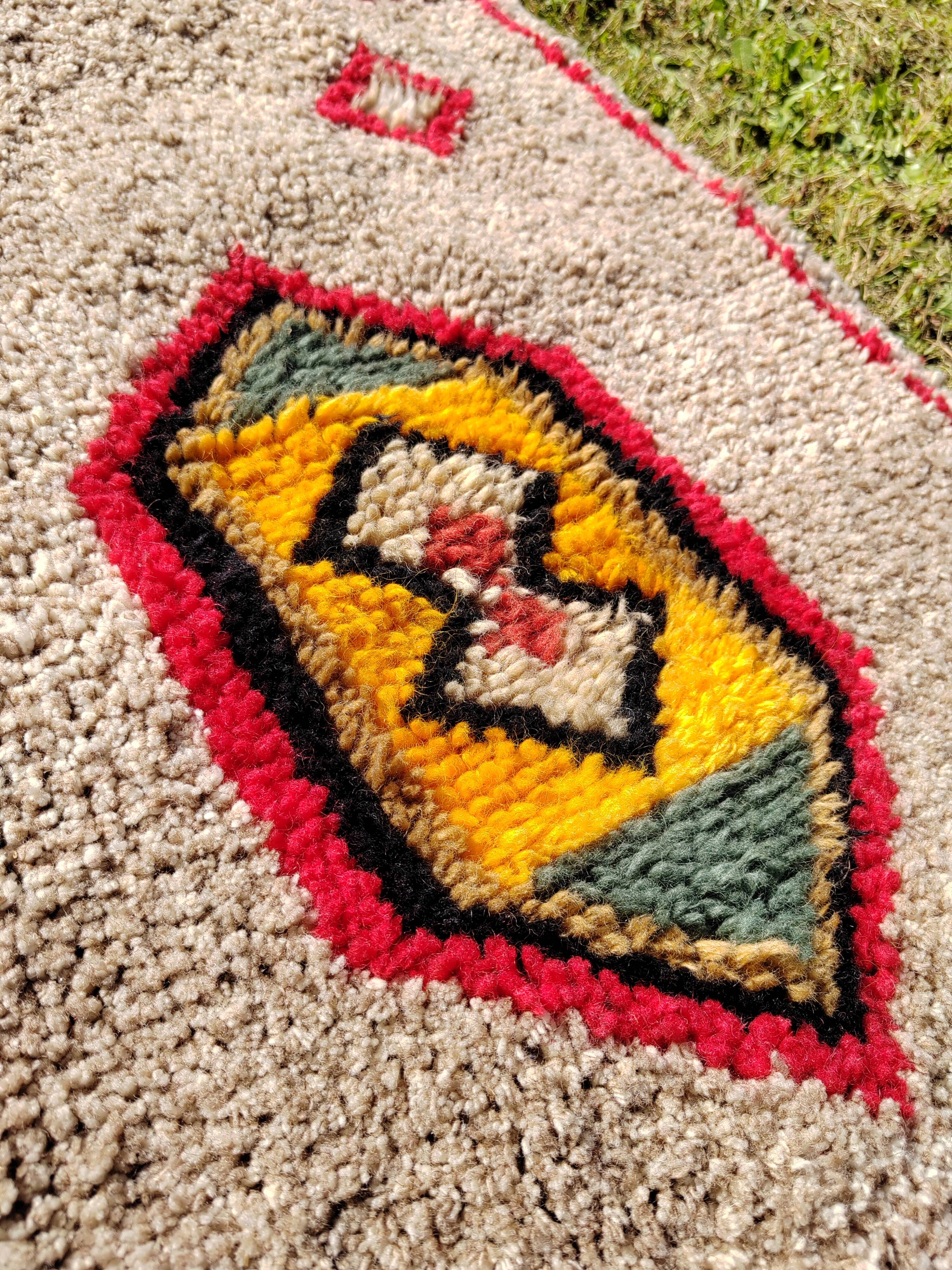 Berber style wool bed descent