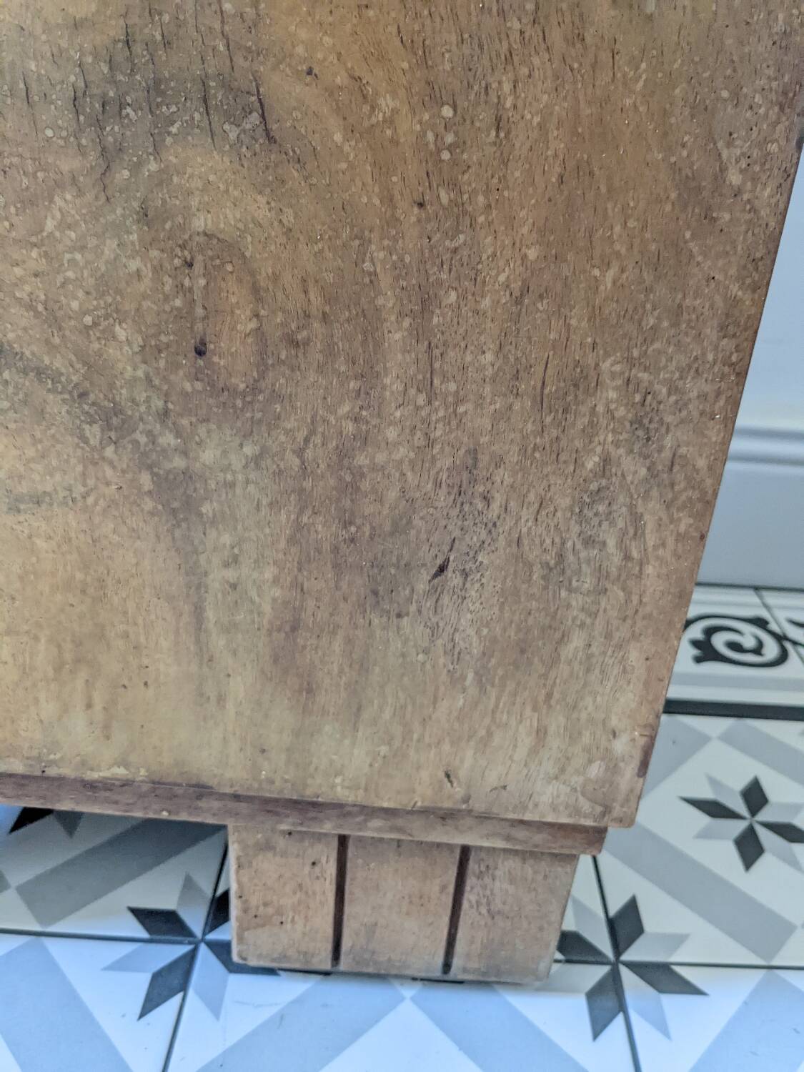 Small occasional piece of furniture