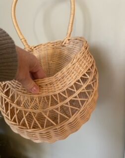 Rattan basket to hang