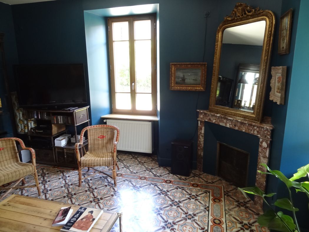 Mirror XIXth in gilded stucco, H 142 cm