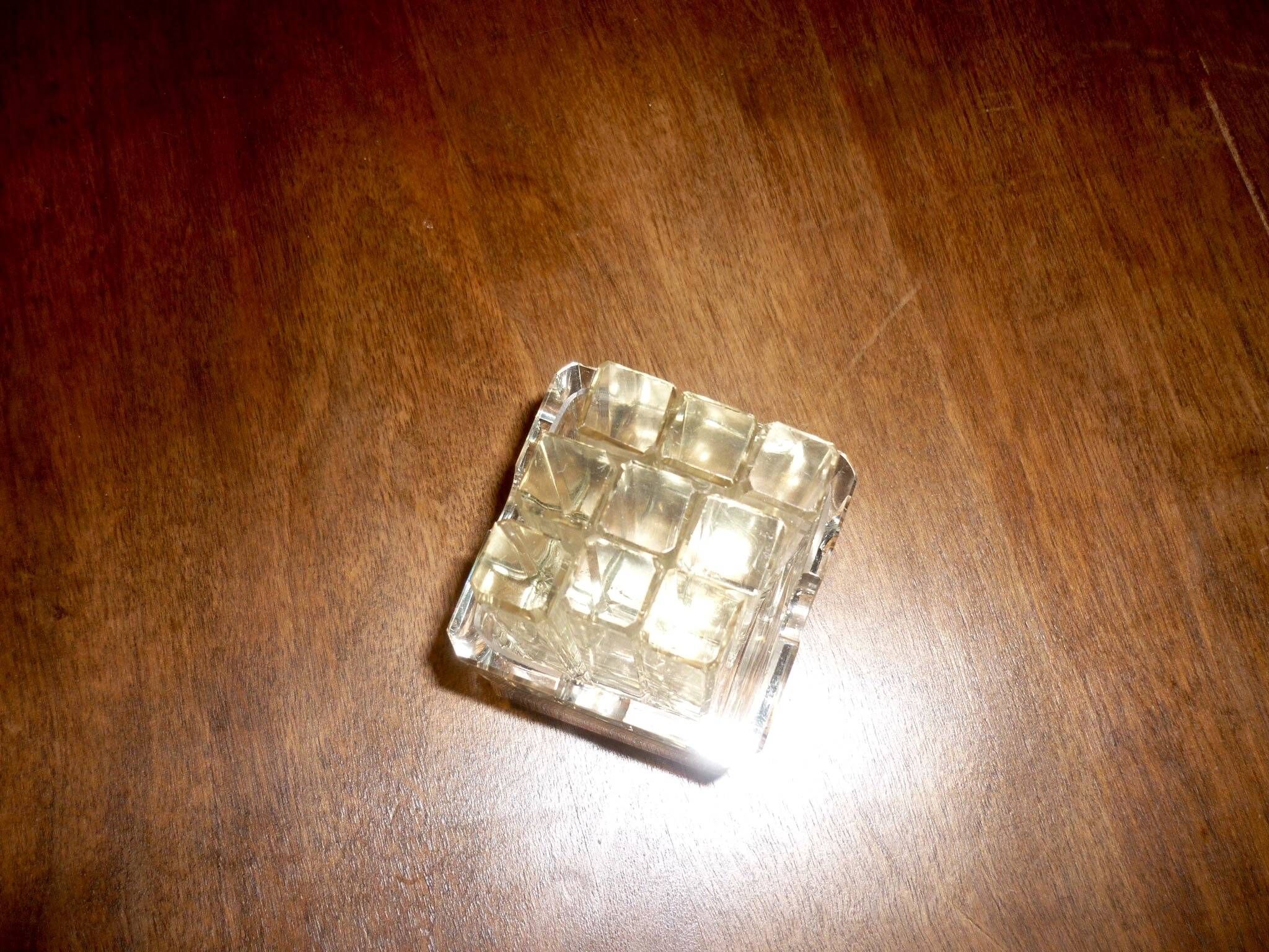 Pot carré avec porte-couteaux en verre
