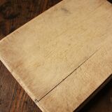 Wooden board to cut rounded edges