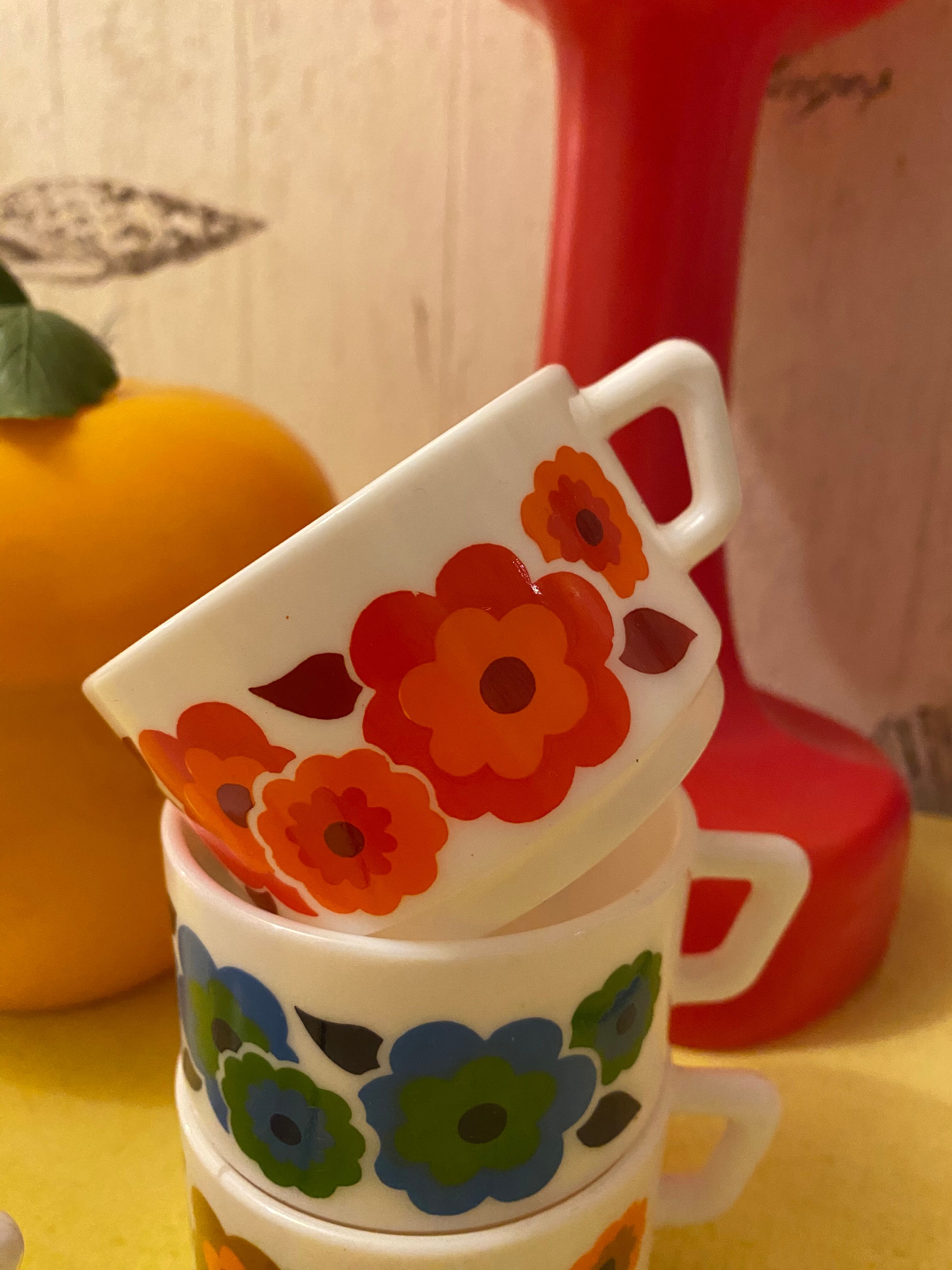 Coffee cup arcopal lotus retro pops 70s