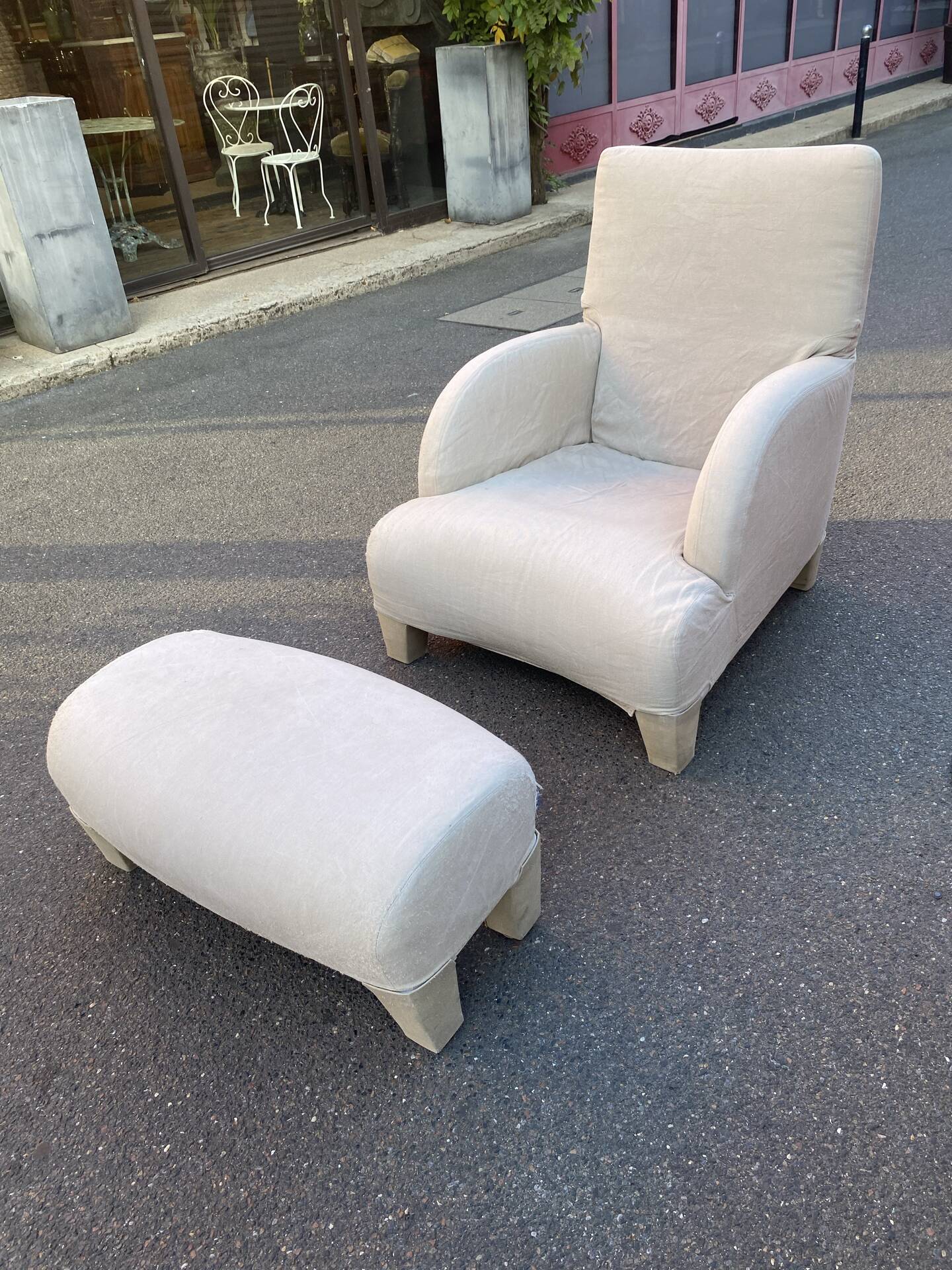 Fouton with its ottoman