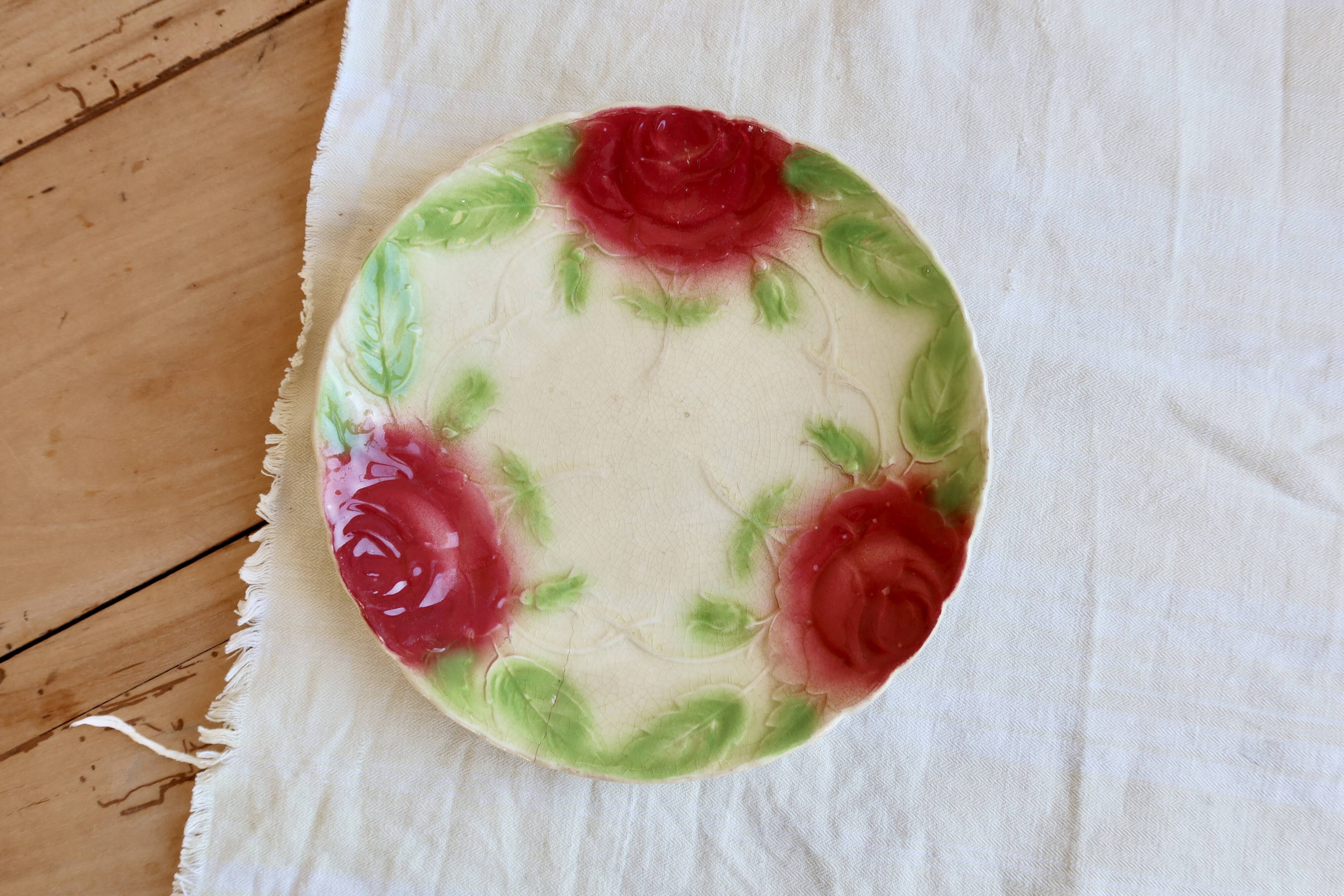 Vintage dessert plate in majolica – Red rose decoration