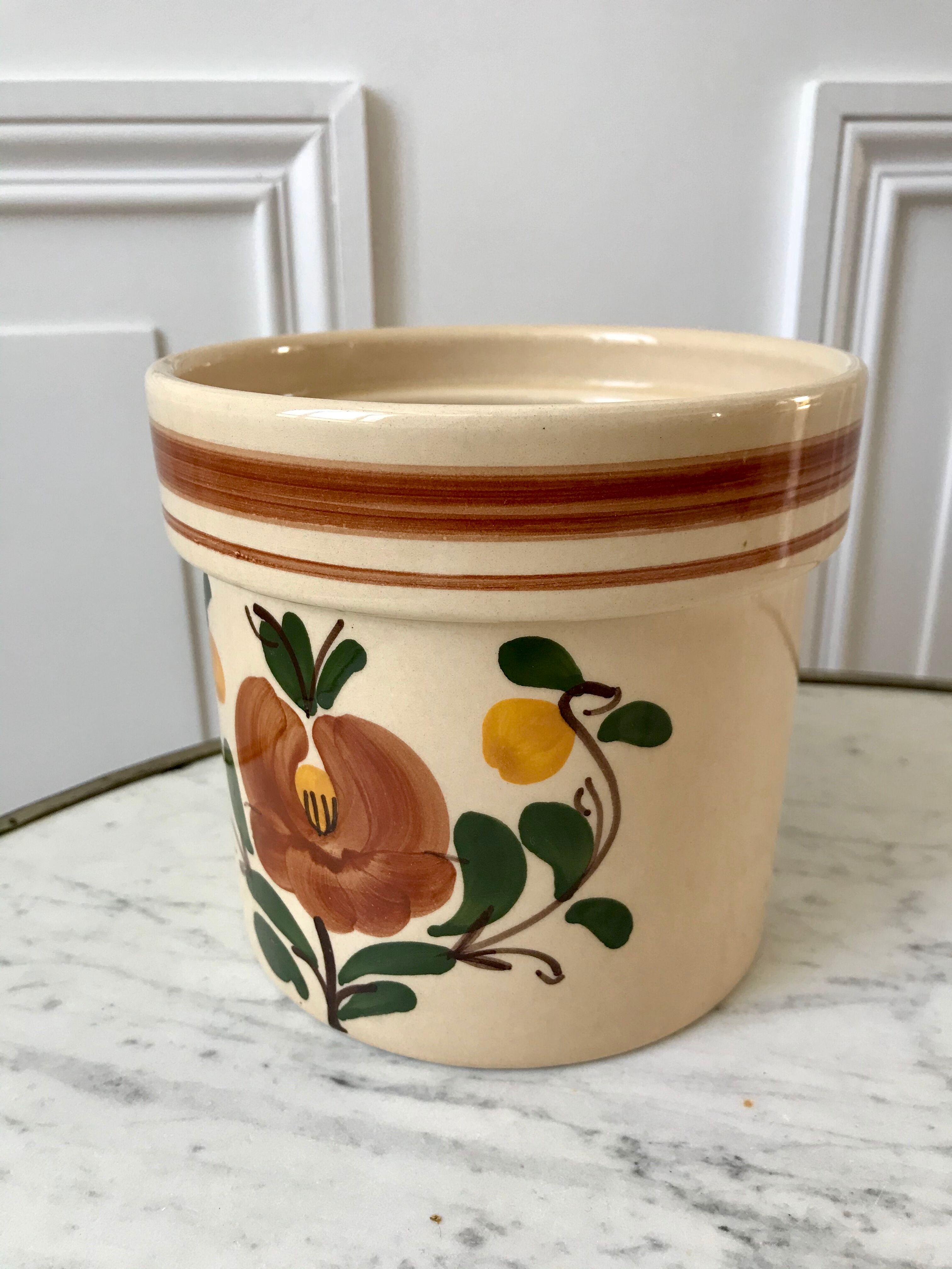 Ceramic pot cover signed 60s