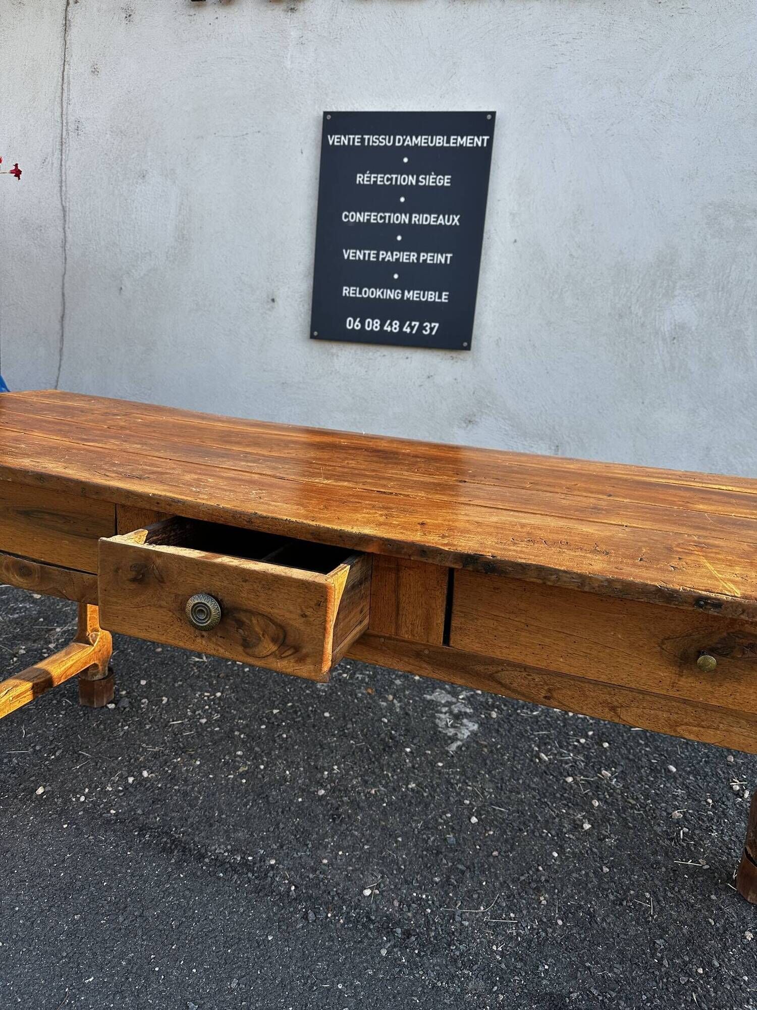 Farm table