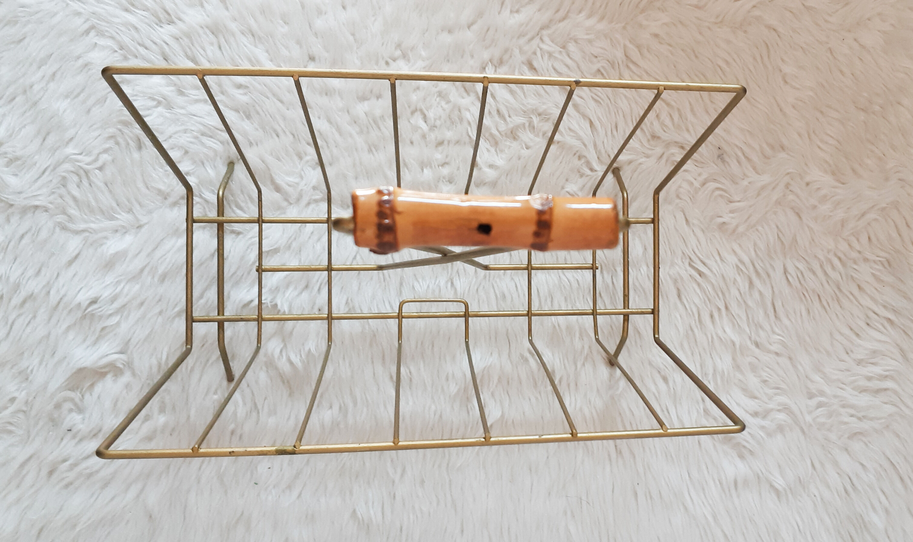 Revised door in gilded thread and bamboo