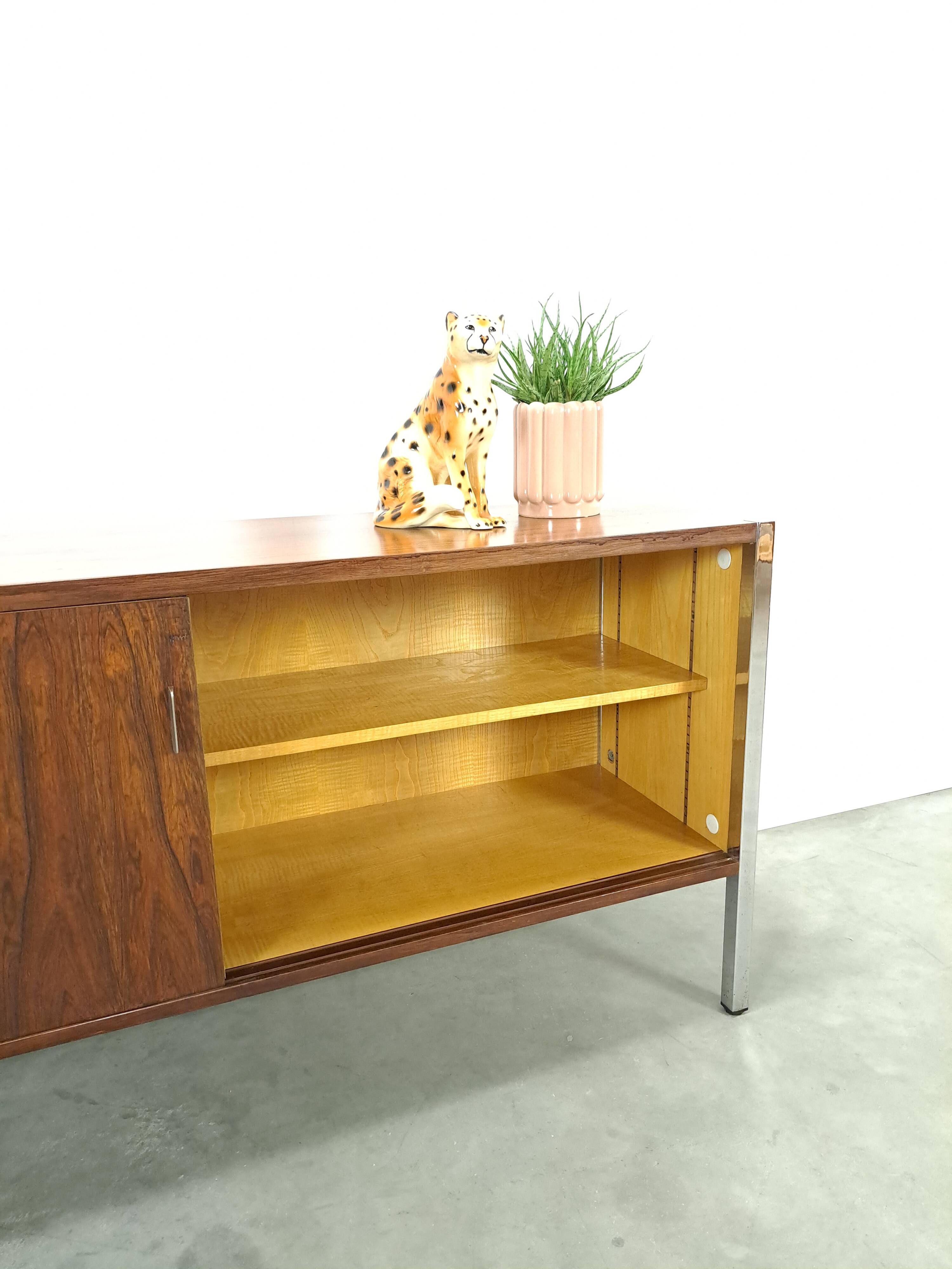 Enfilade en palissandre plus fin avec chromen poten, vintage kast