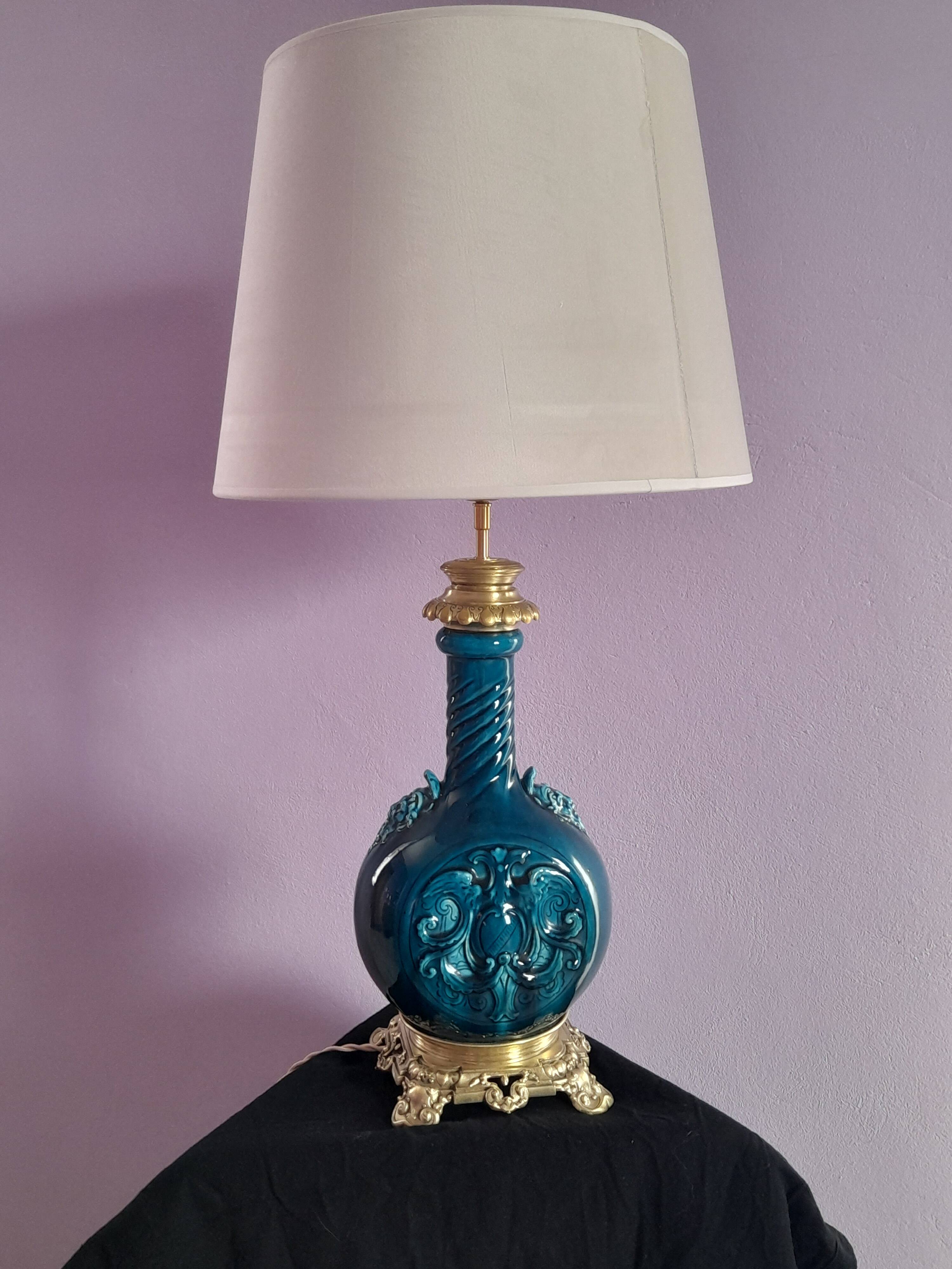 Table lamp