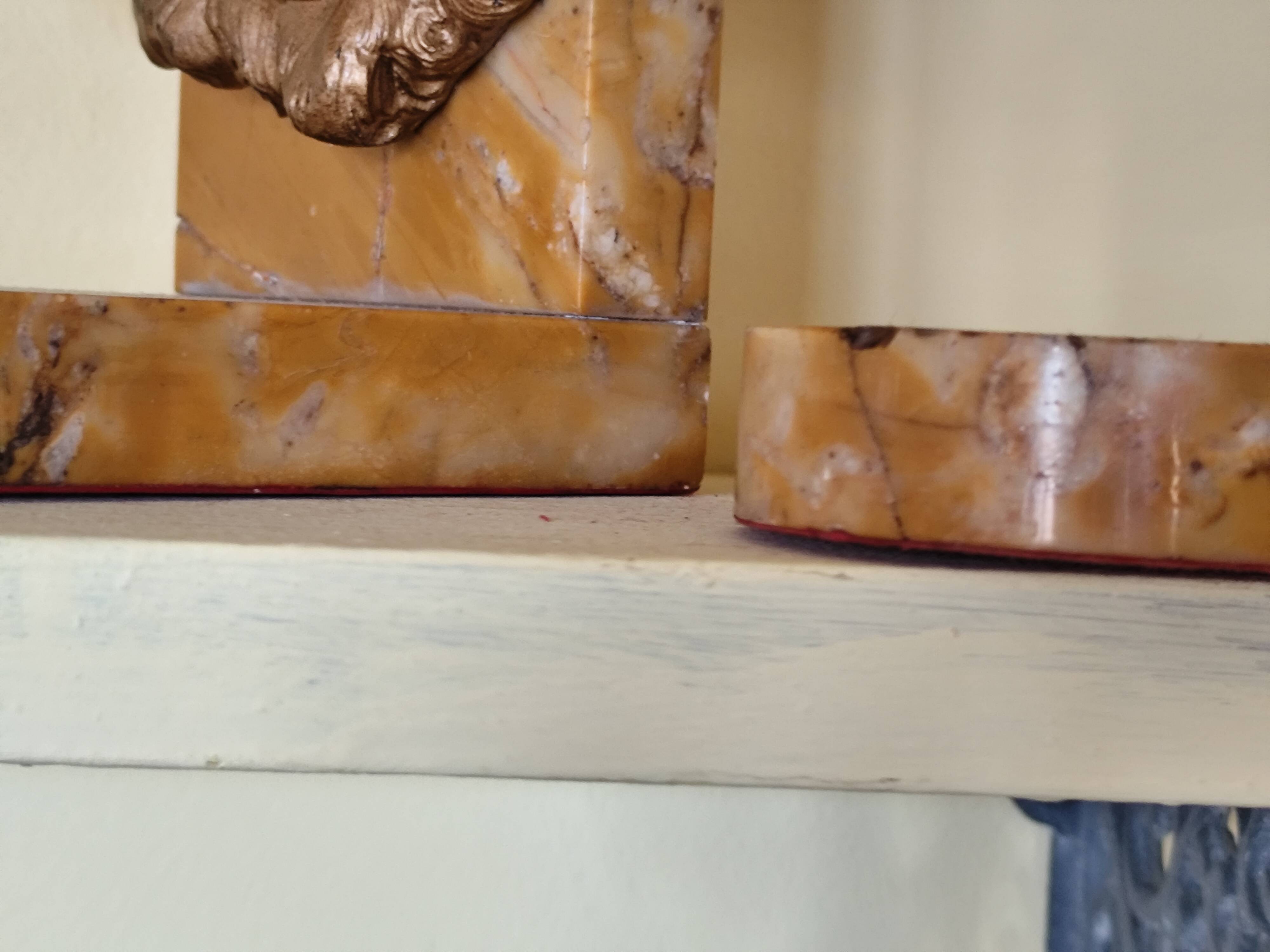 Pair of dog head bookends in spelter on marble slab, signed Lecourtier - sculptures