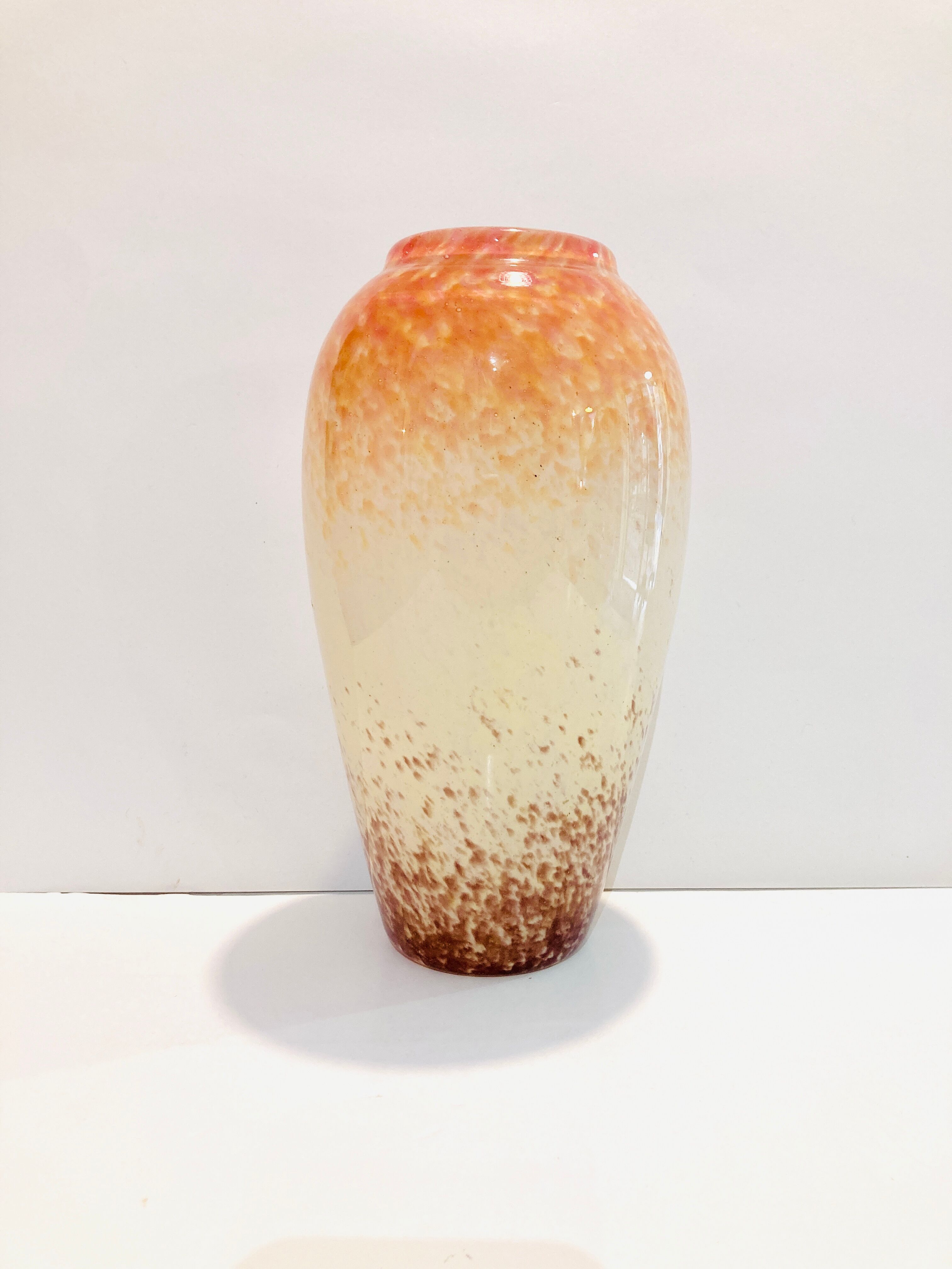 Large vase in marmoreen glass lorraine rosé/ecru/bordeaux-retro-vintage-deco