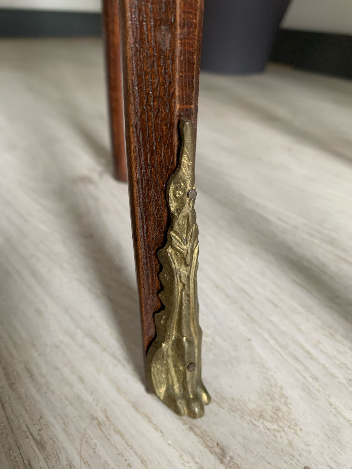 Pair of bedside tables in the shape of a stab, Louis XVI style