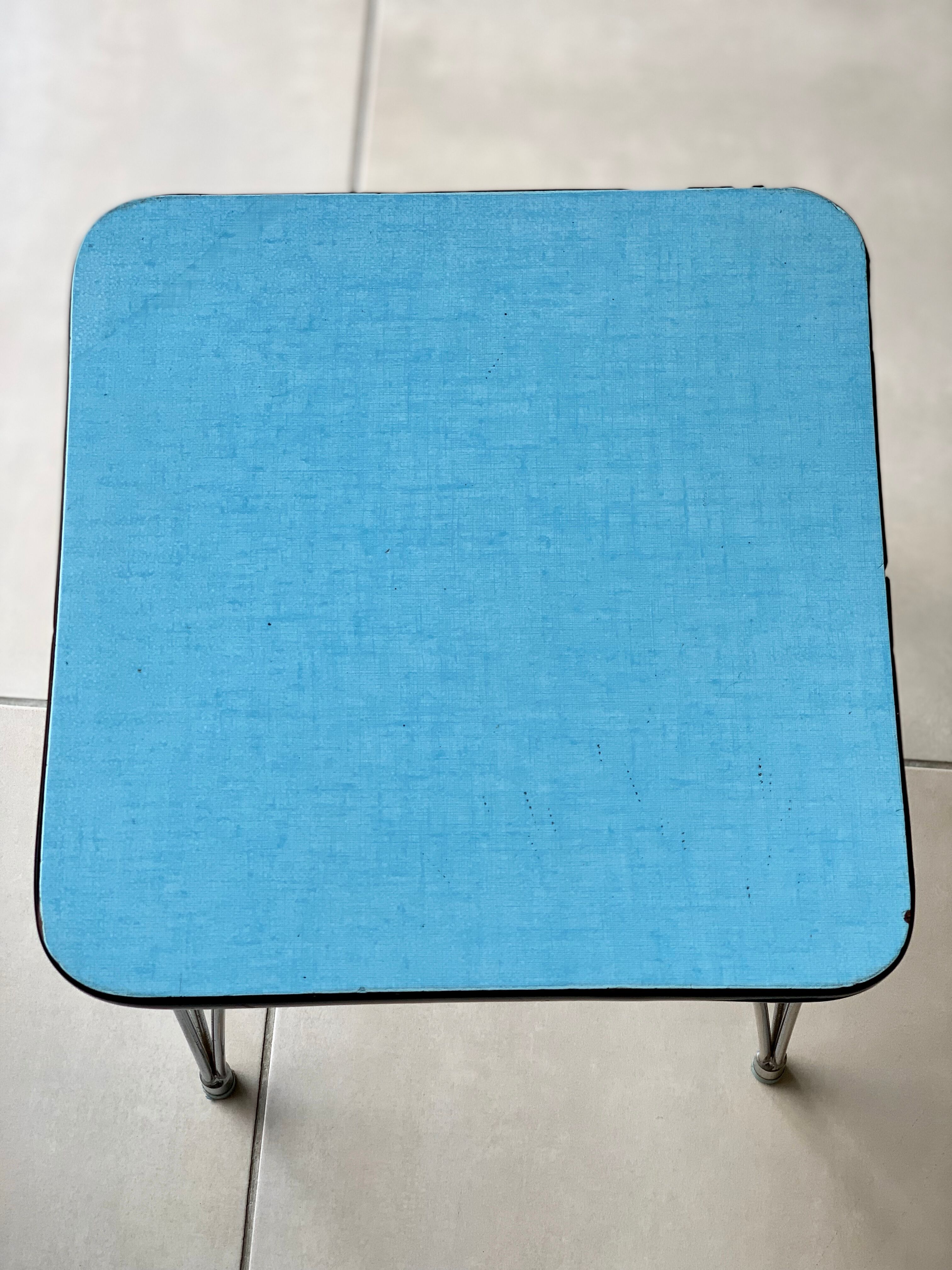 Tabouret formica pieds eiffel vintage