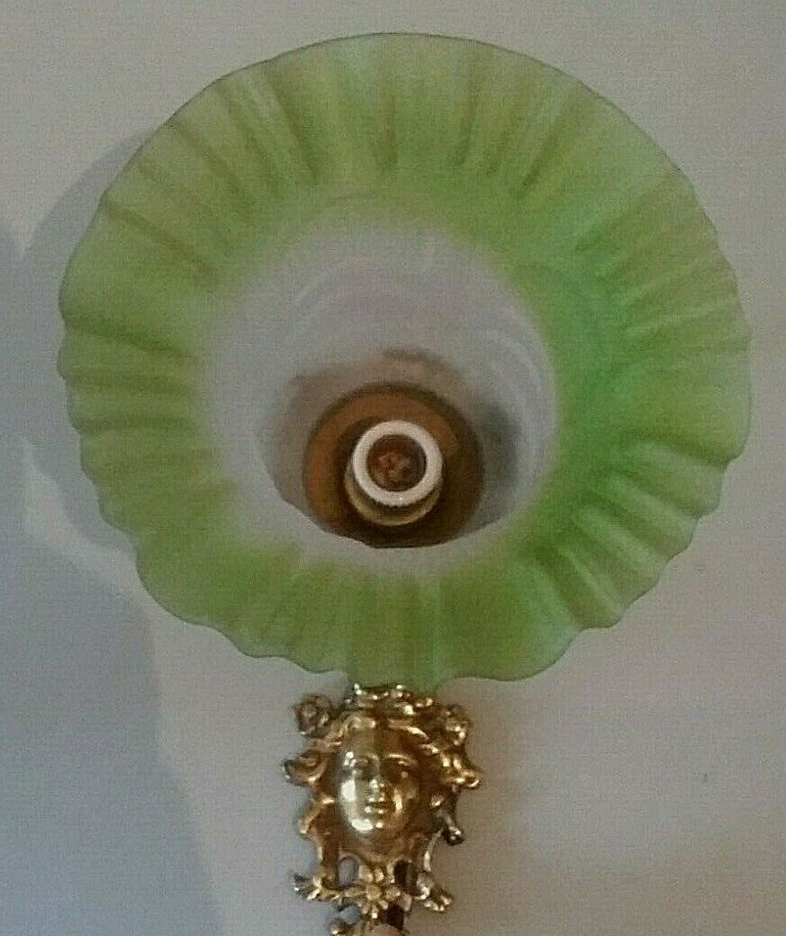 Applique murale lampe tulipe verre pressé moulé 1900 Art Nouveau dégradé vert