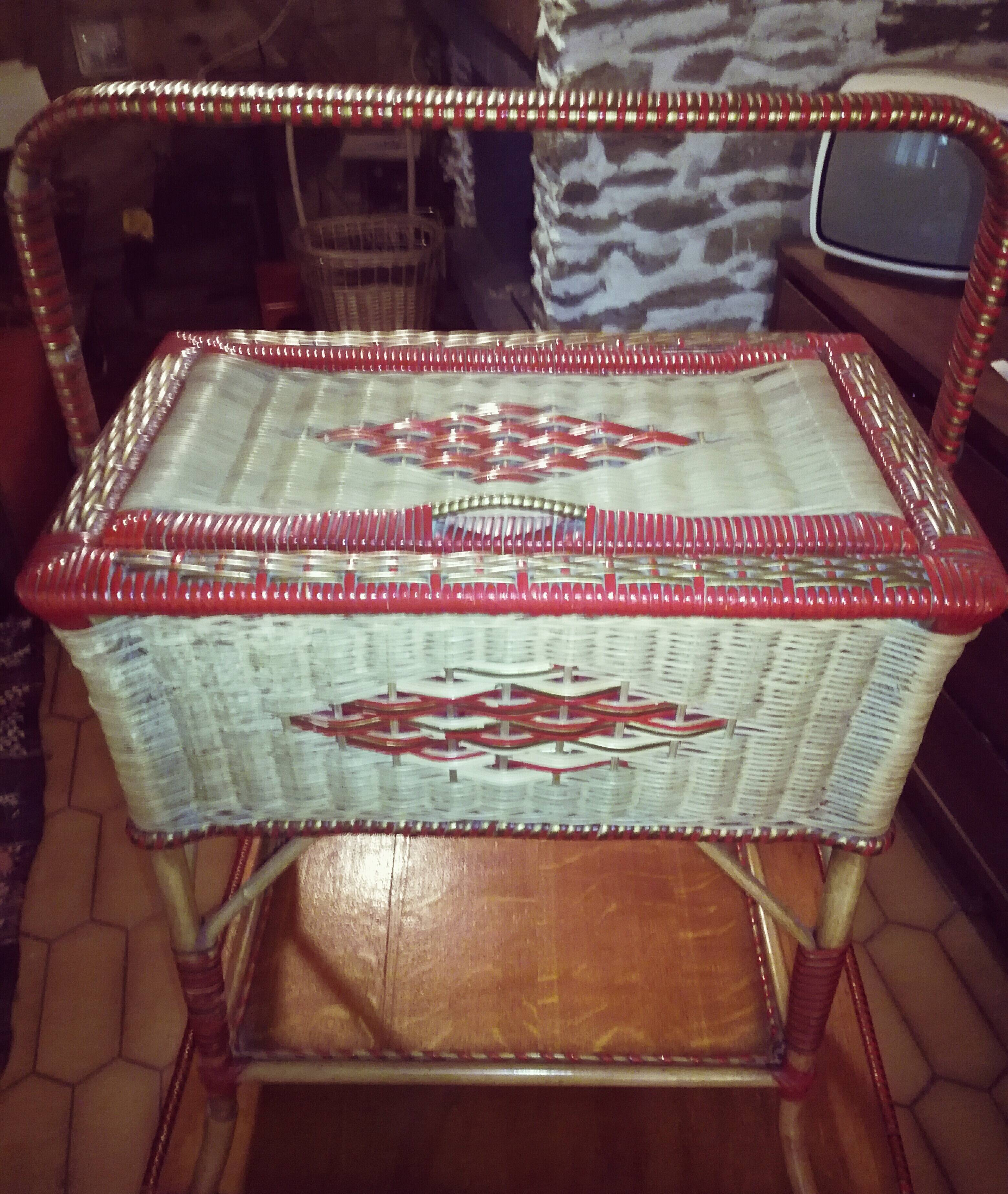 Rattan sewing bakset