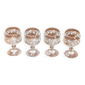 Set of 4 LUMINARC crystal glasses on vine decorations