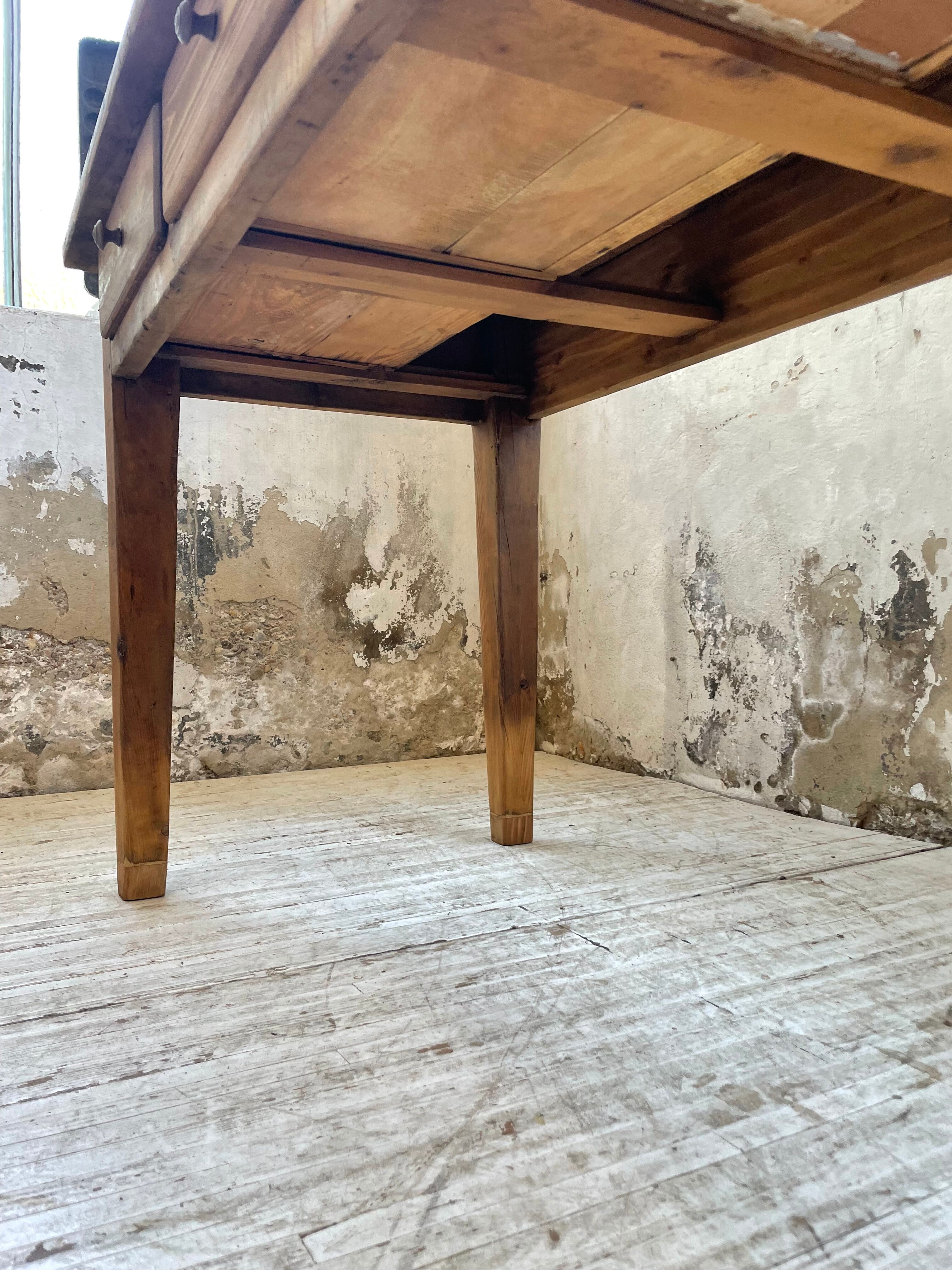 Farmhouse table pine multi-drawers