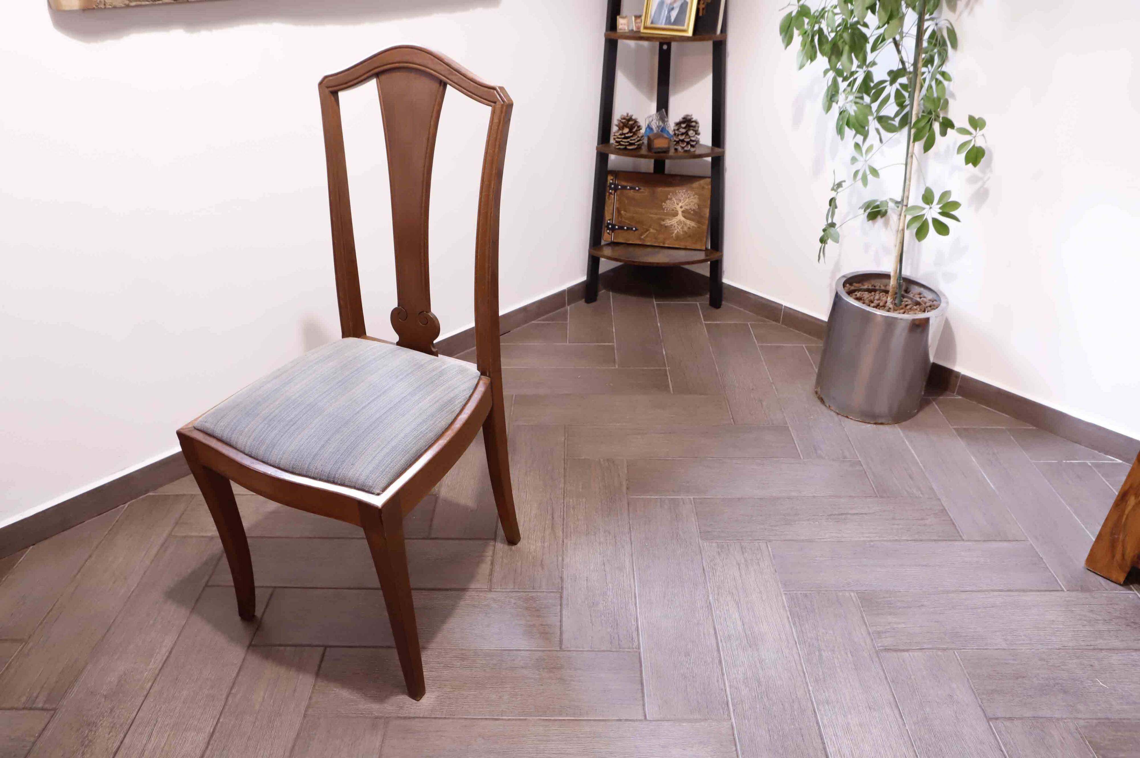 Set of 4 Art Nouveau dining chairs