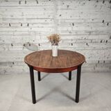Round table with extension