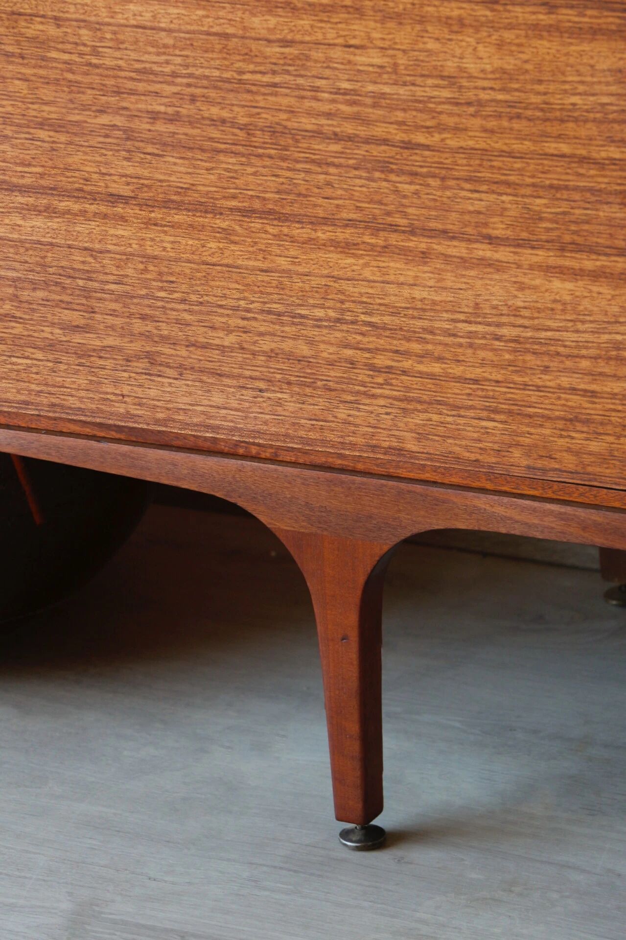 Enfilade teck vintage Meredew rénovée (165 cm)