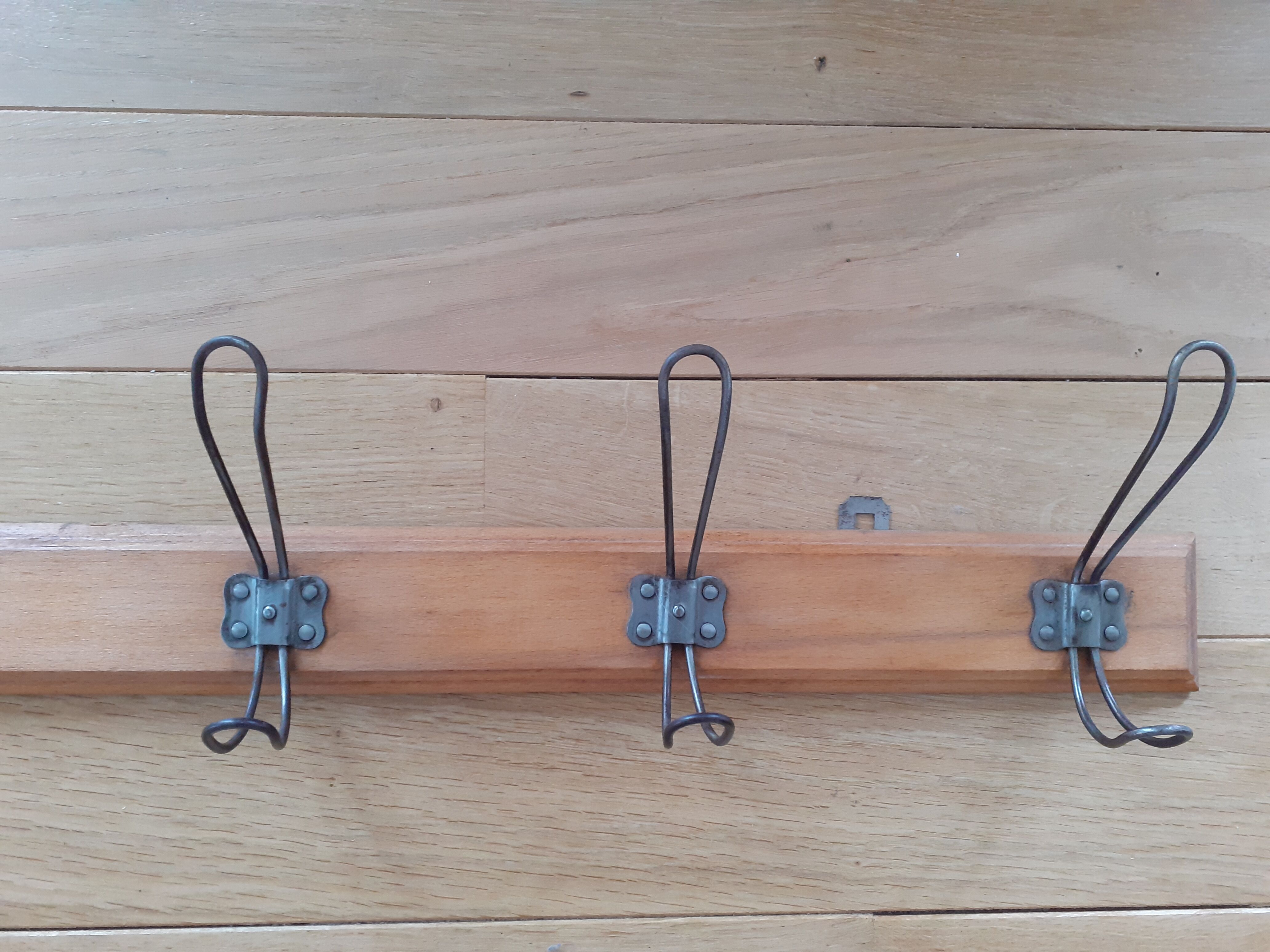 Coat rack 6 hooks school style