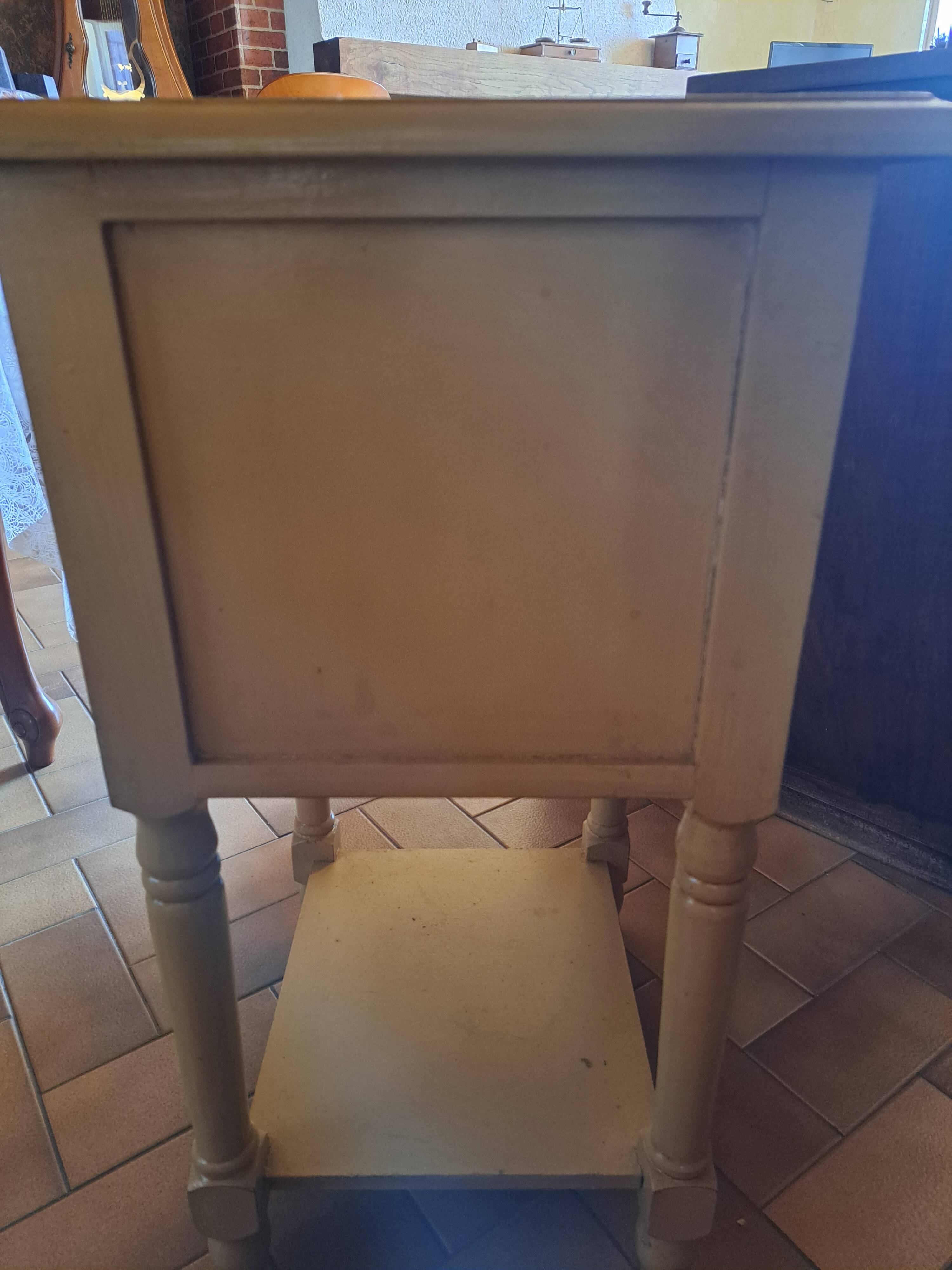 table chevet