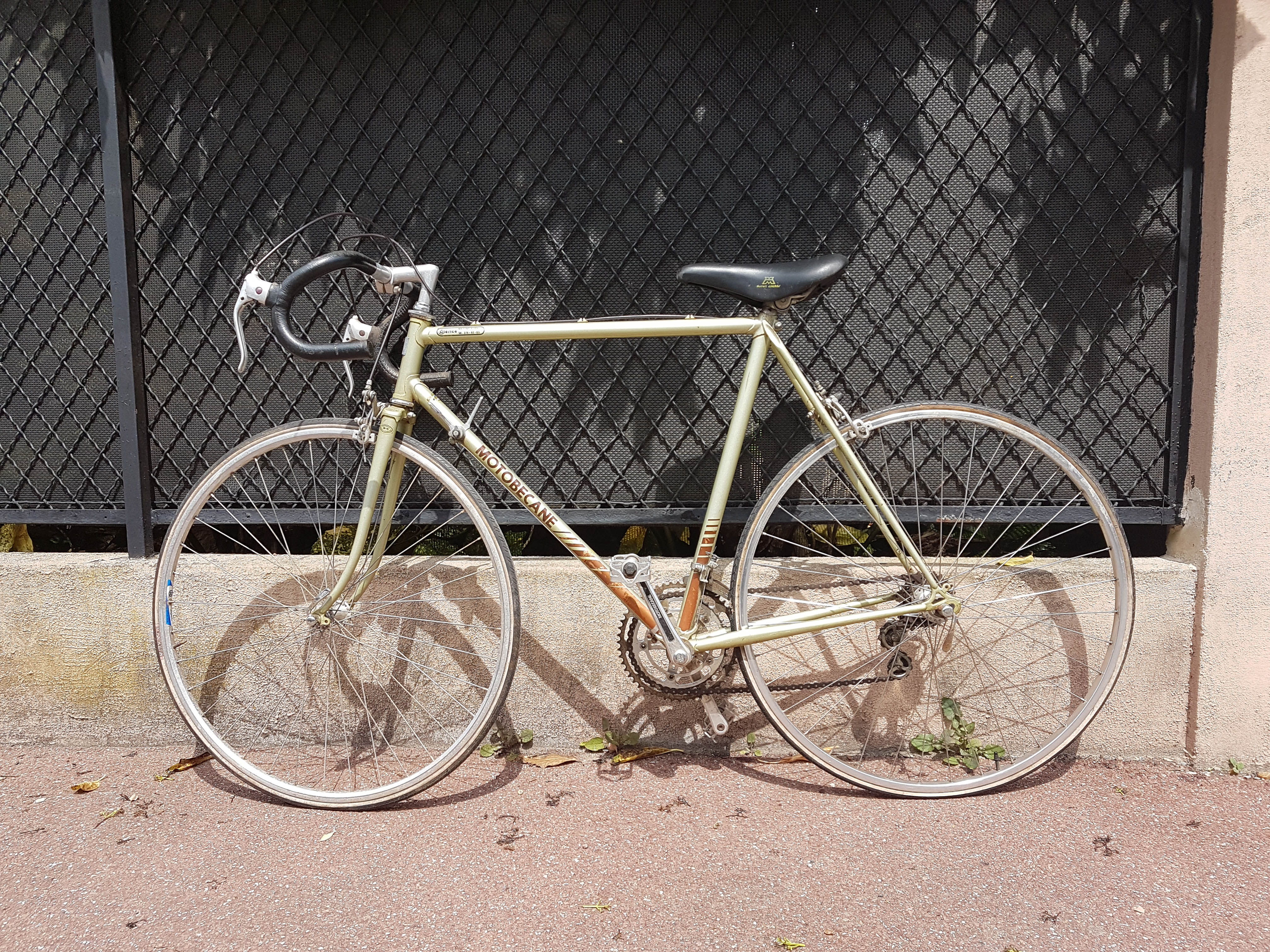 Vélo de course vintage Motobecane vert