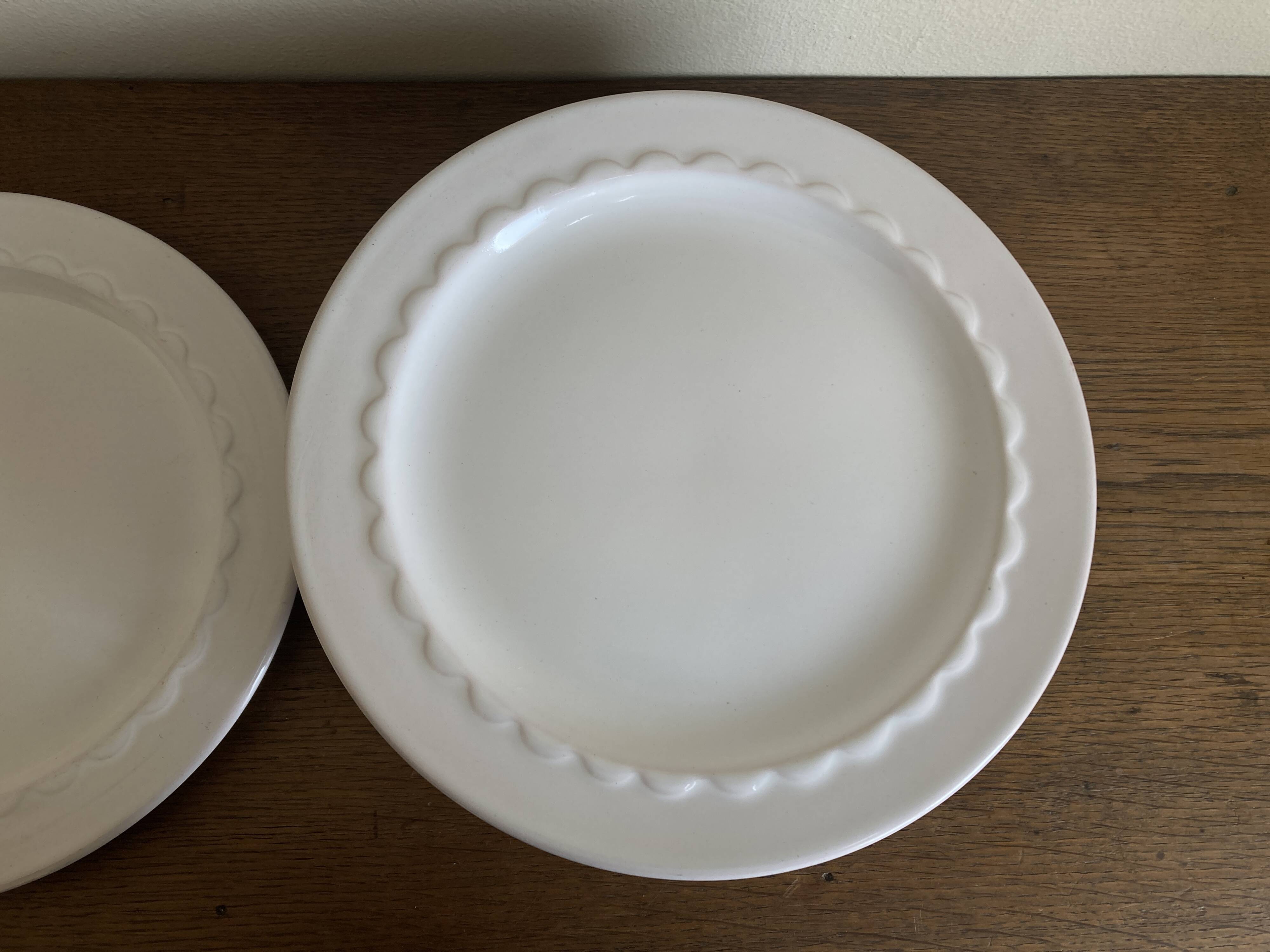 Set of 8 Festons flat plates by Pierre Motton for Gien 1970