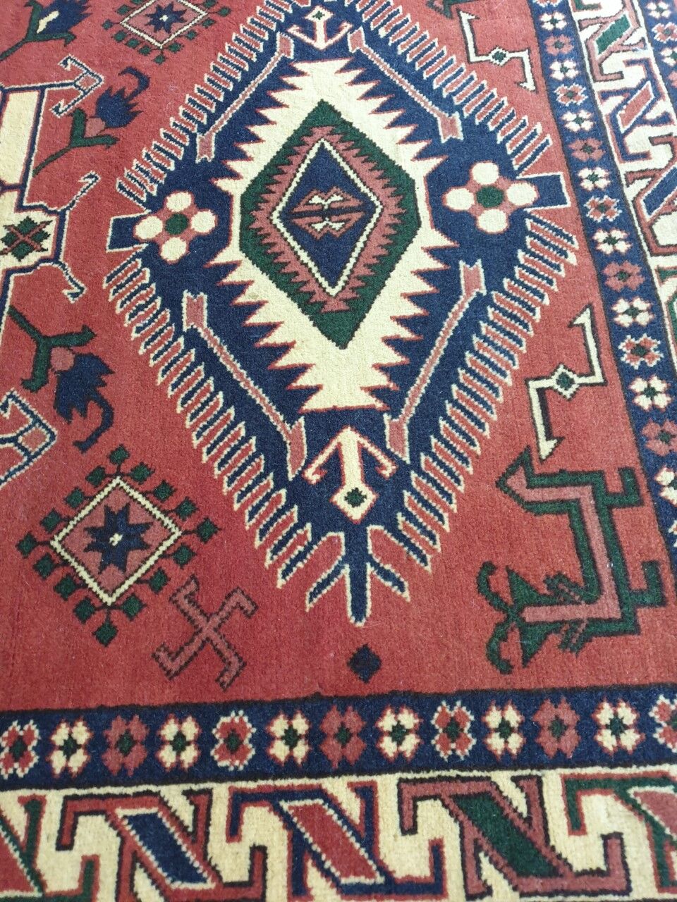 Old carpet 172/127