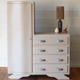 Asymmetrical cabinet