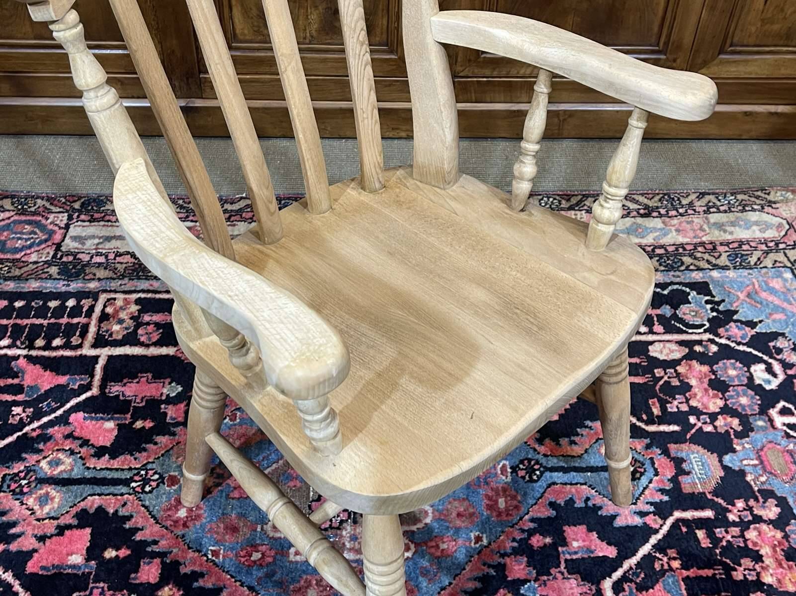 Fauteuil anglais en hêtre des années 1980